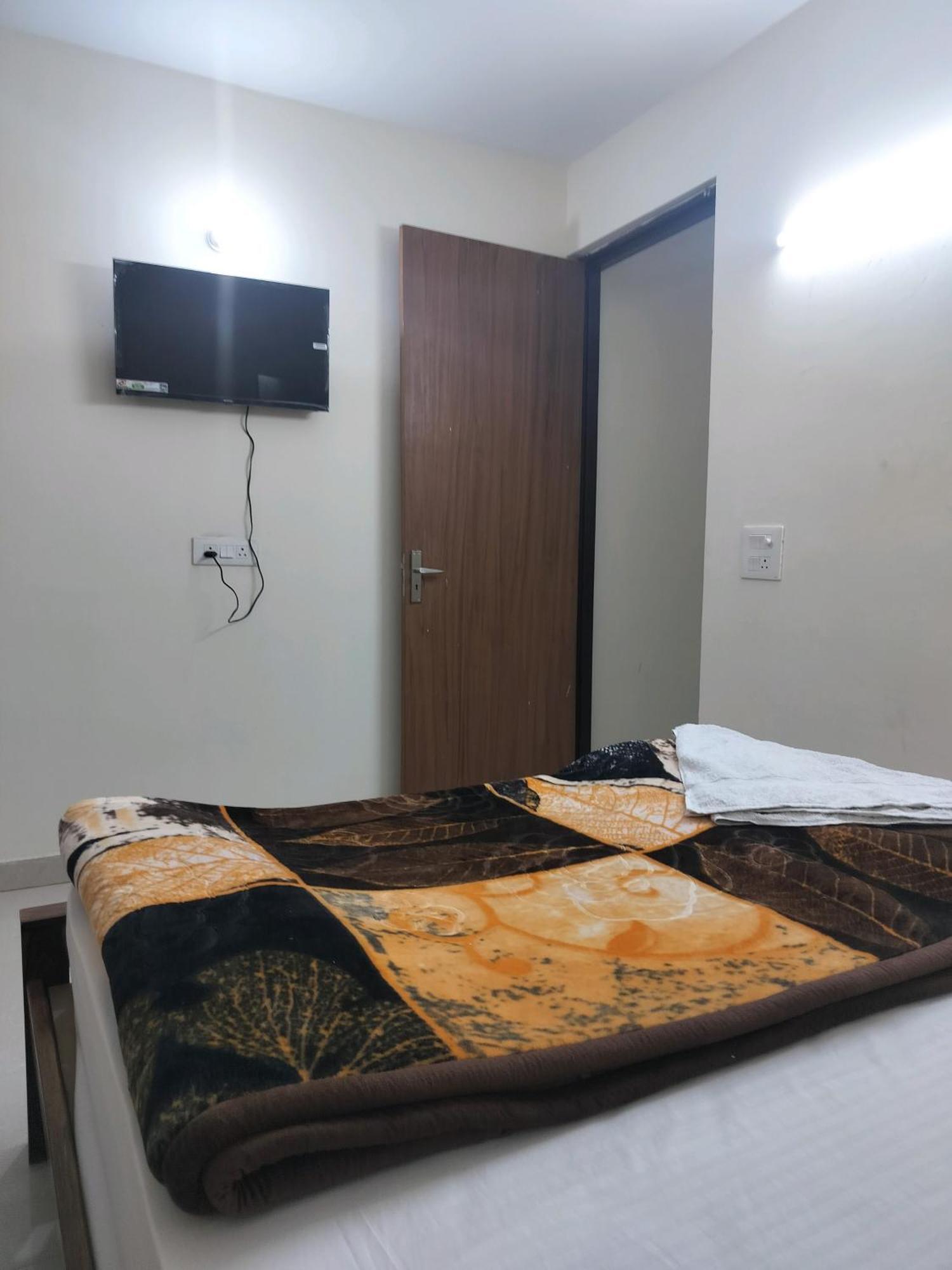 Apartment The Raveesh B6 New Delhi