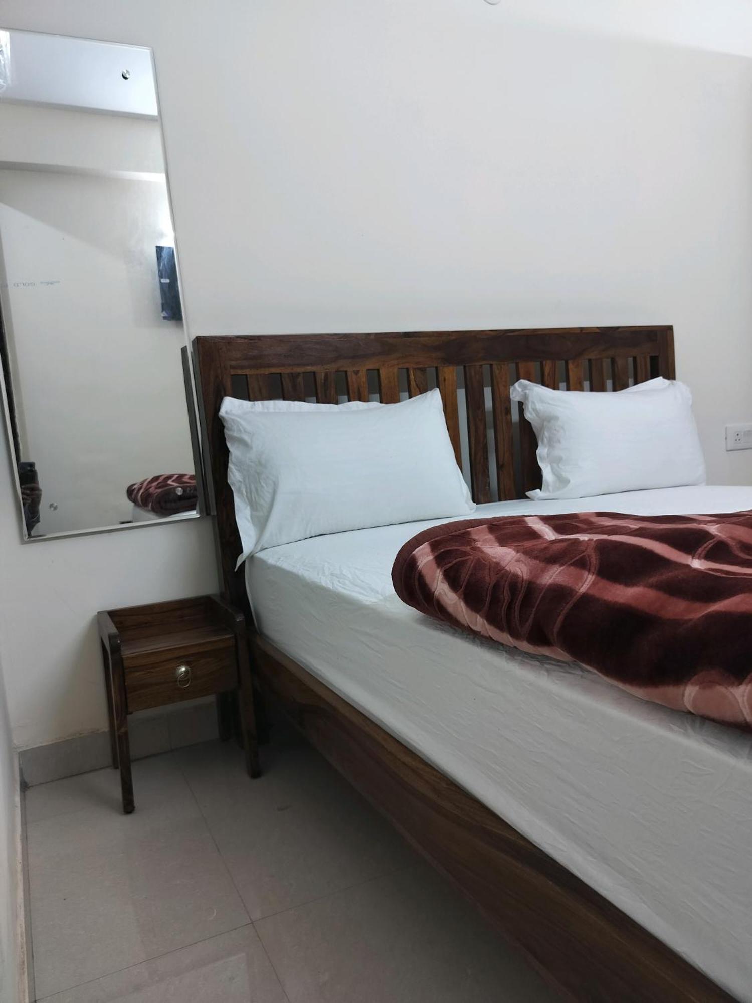 The Raveesh B6 Apartment *
