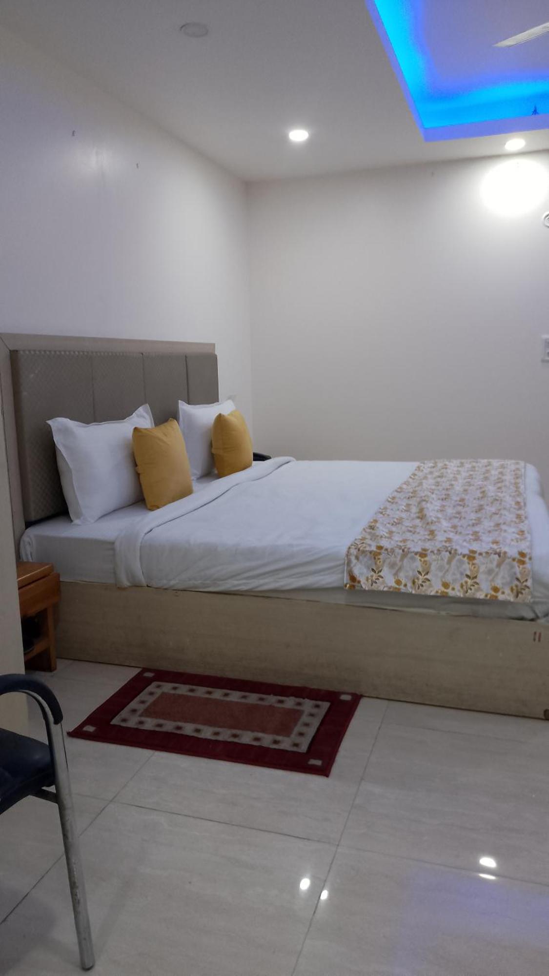Hotel Airport Mahal New Delhi
