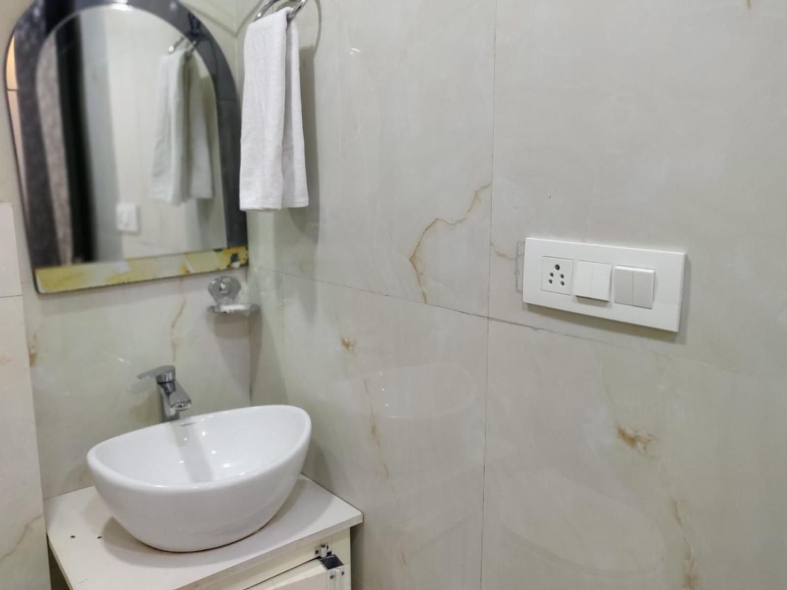 Anand Mukesh Residency 3* New Delhi