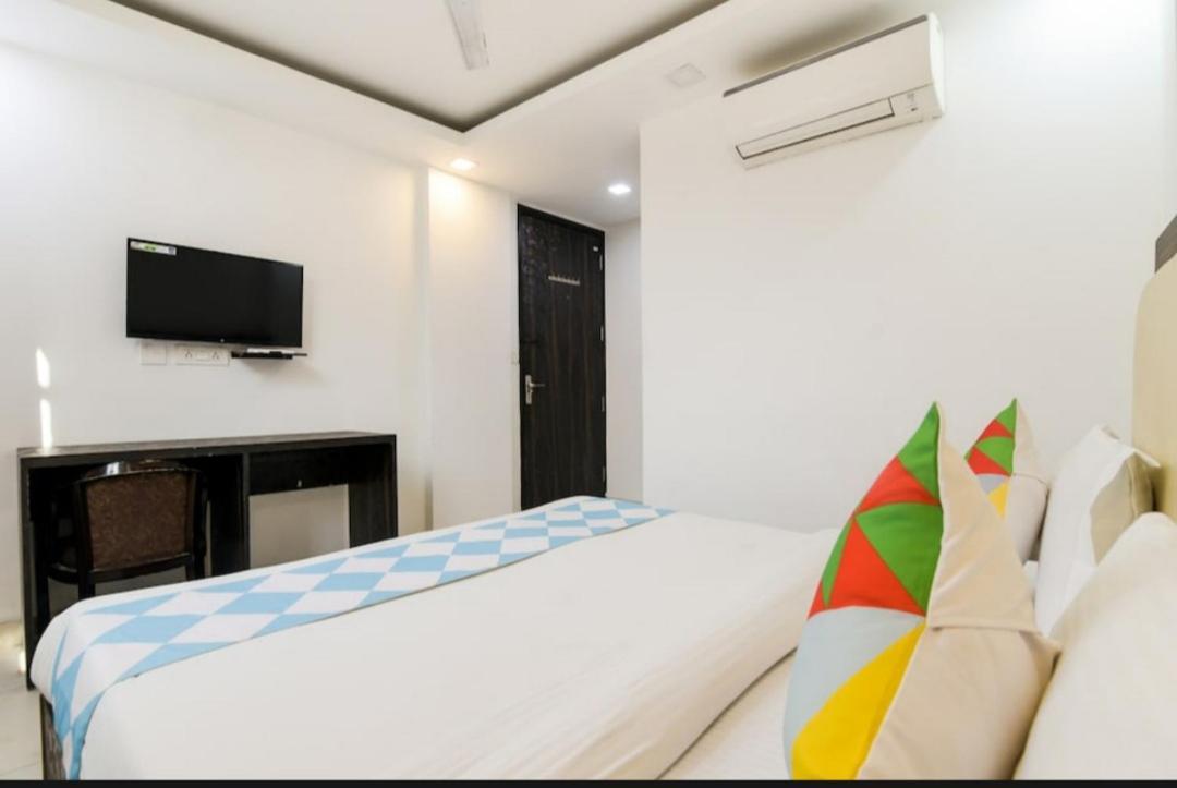 Anand Mukesh Residency Hotel New Delhi