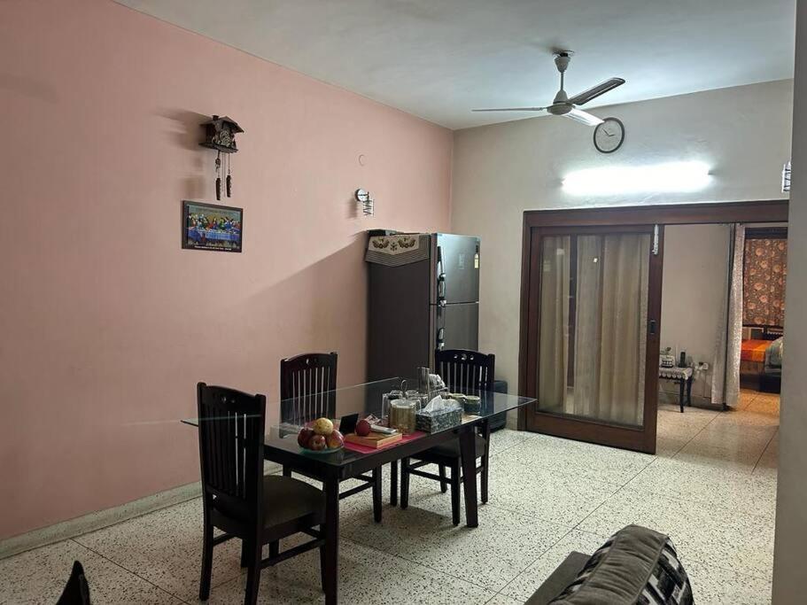 Metronest Stays: In South Delhi Apartment New Delhi