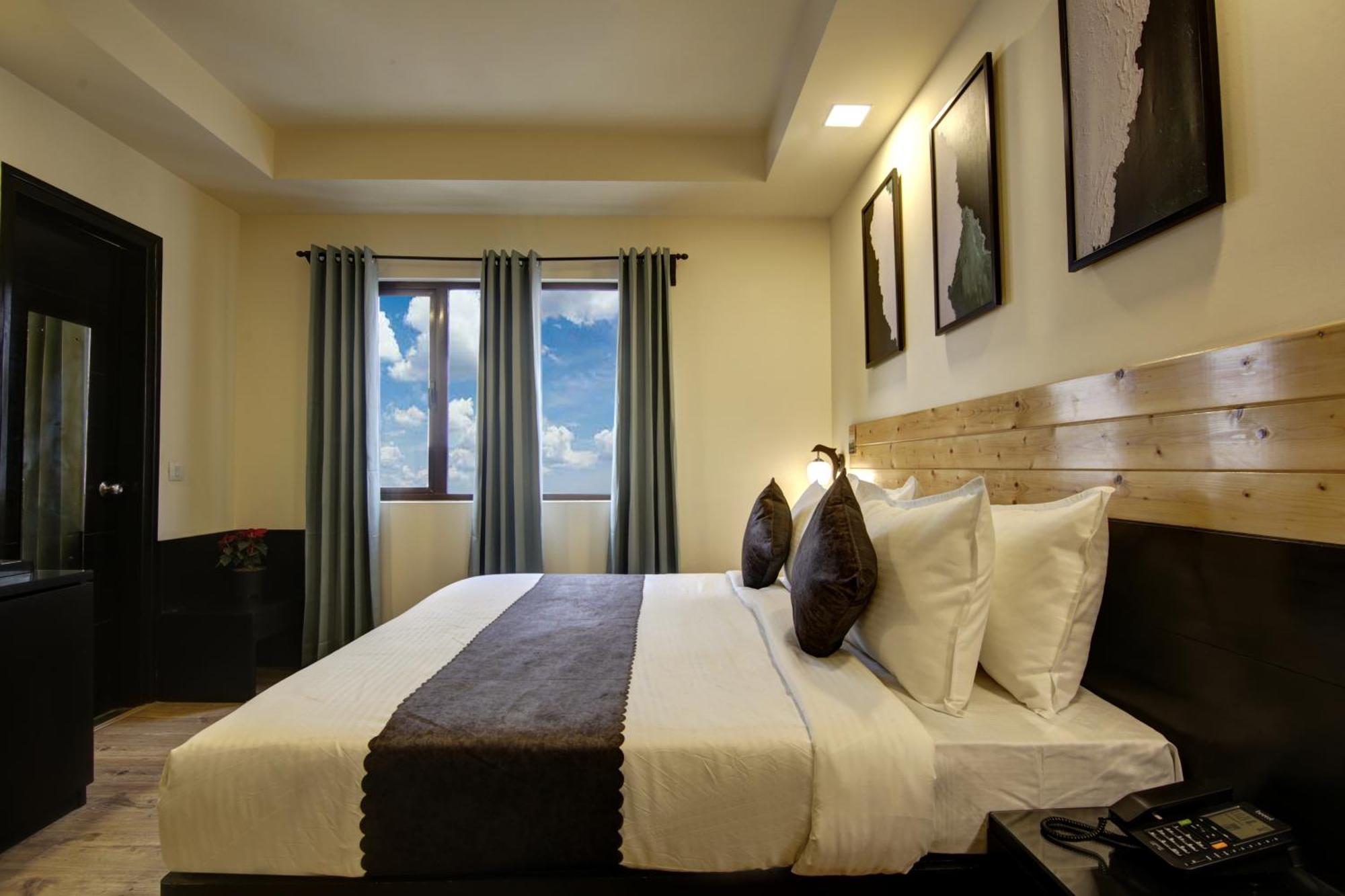 Saltstayz Thyme - New Friends Colony Hotel 4*