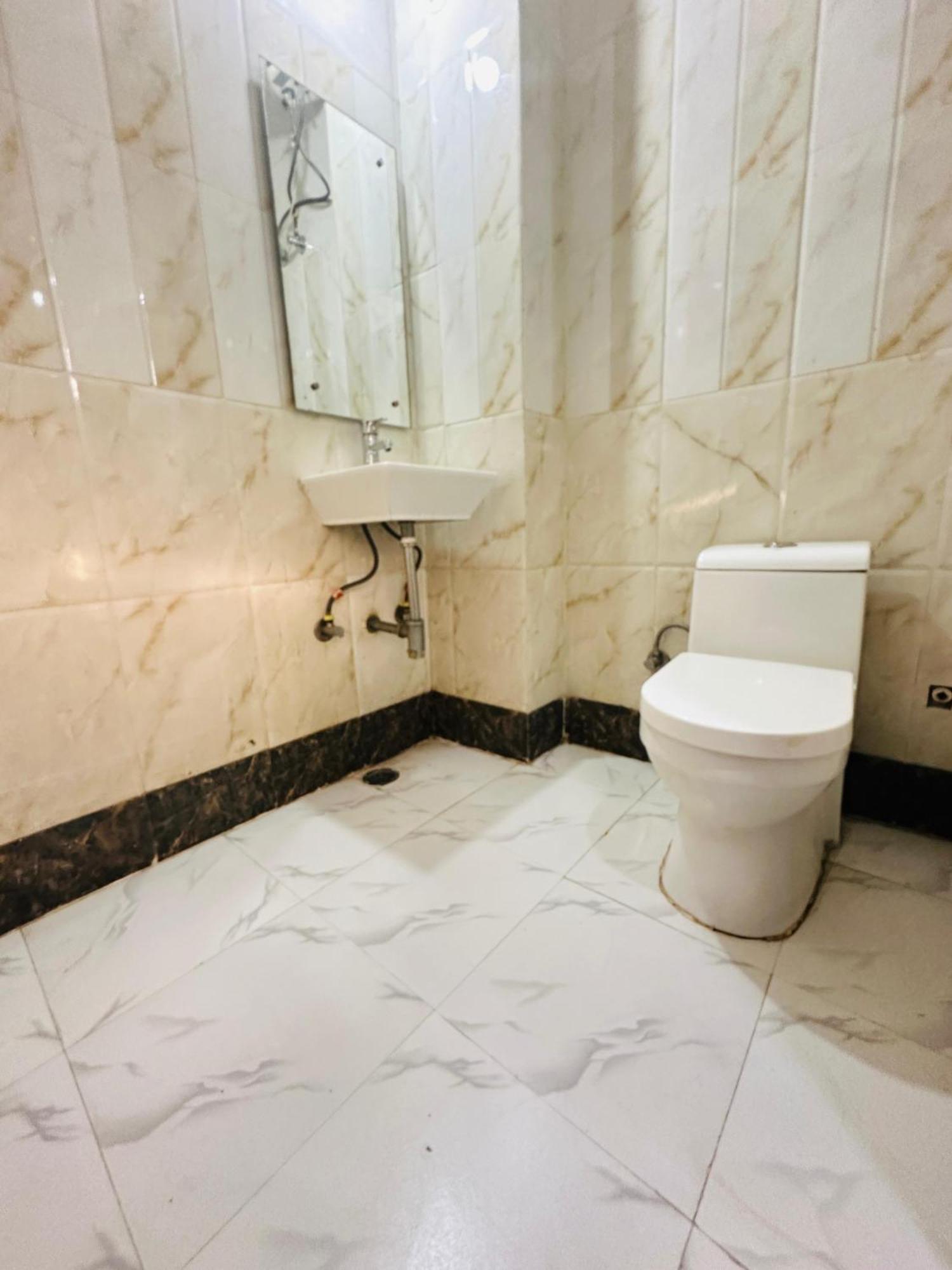 Hotel S R Palace Near Delhi International Airport 3*