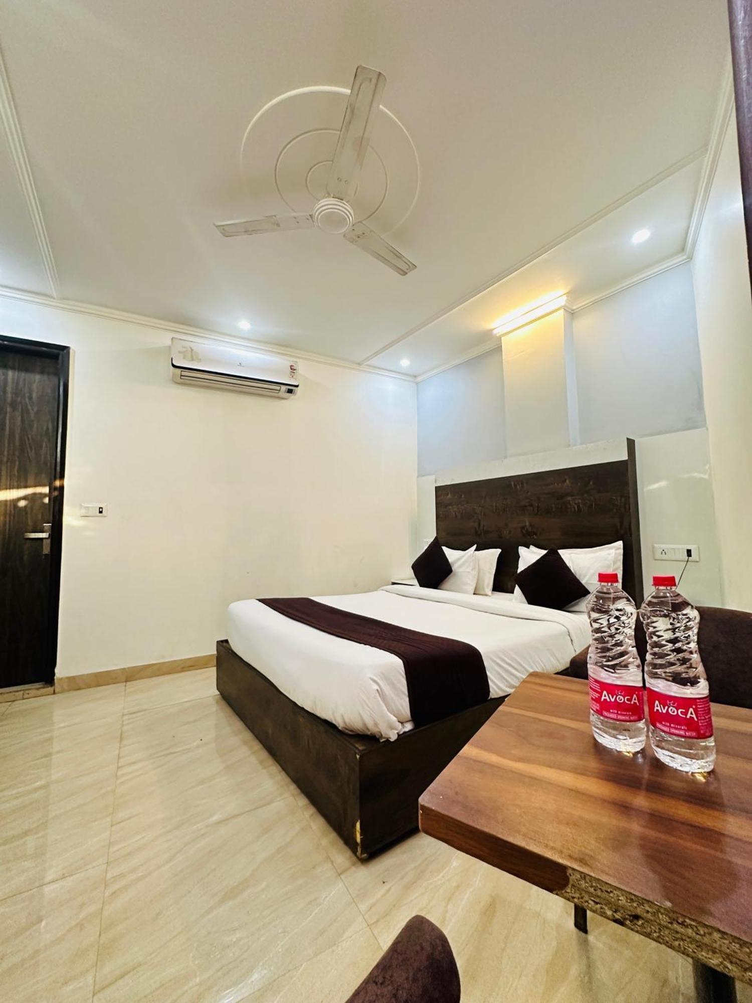 S R Palace Near Delhi International Airport New Delhi