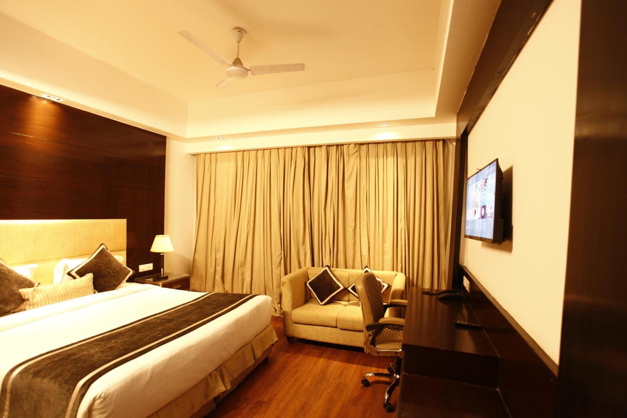 Hotel Plutos 3*