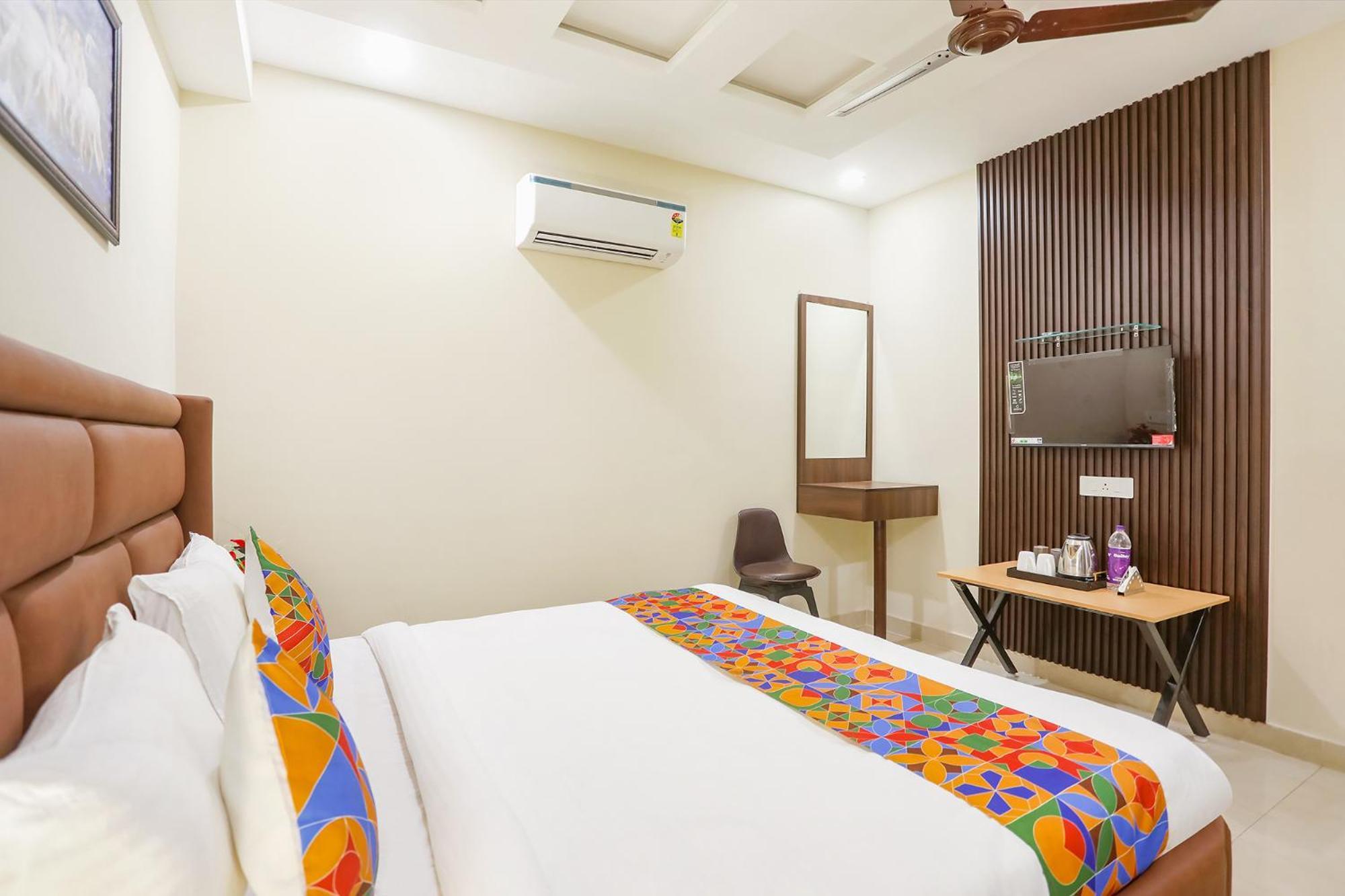 Fabhotel Nirvana Residency New Delhi