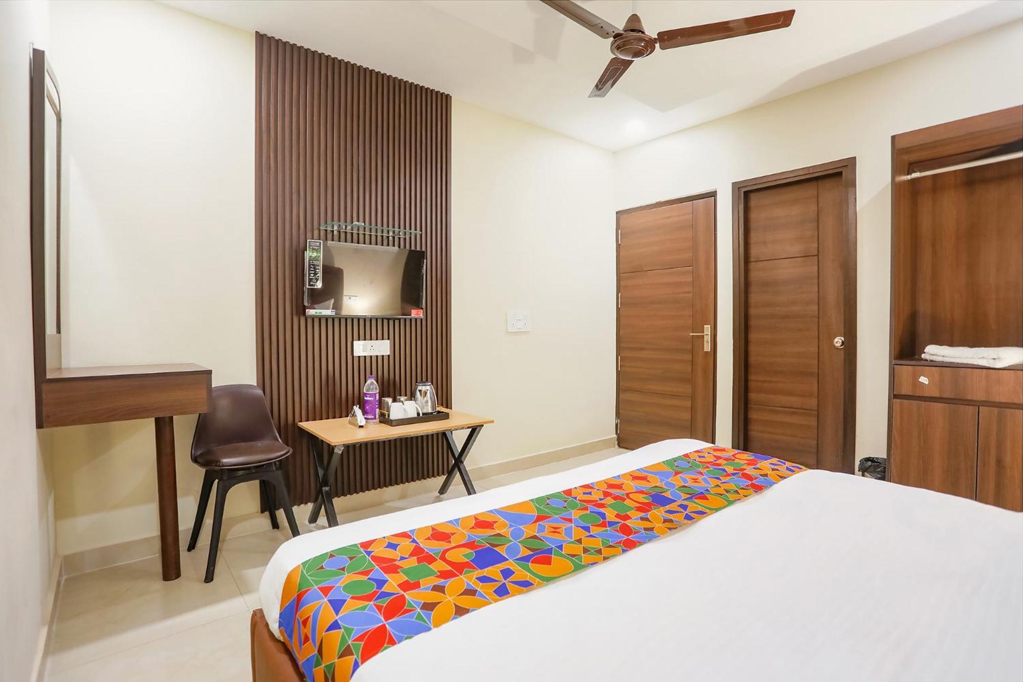 Hotel Fabhotel Nirvana Residency New Delhi
