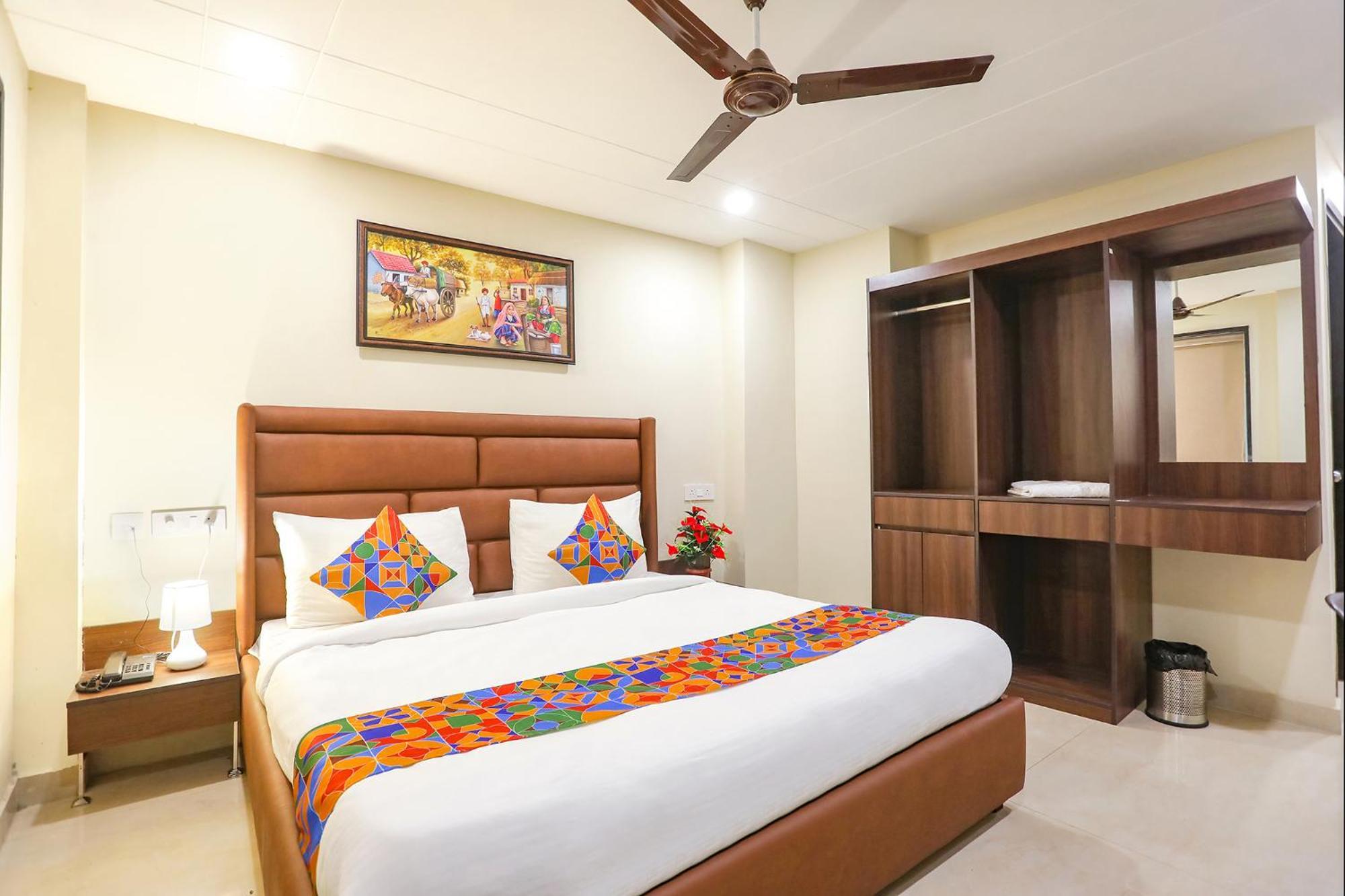 Fabhotel Nirvana Residency New Delhi