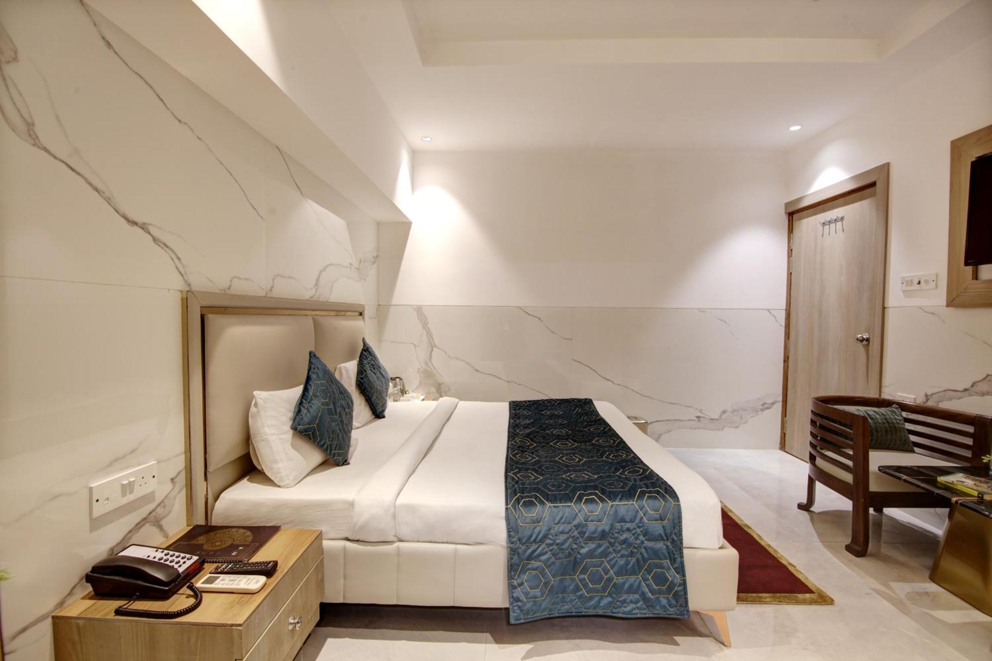 Hotel International By Star Group - Near Delhi Airport