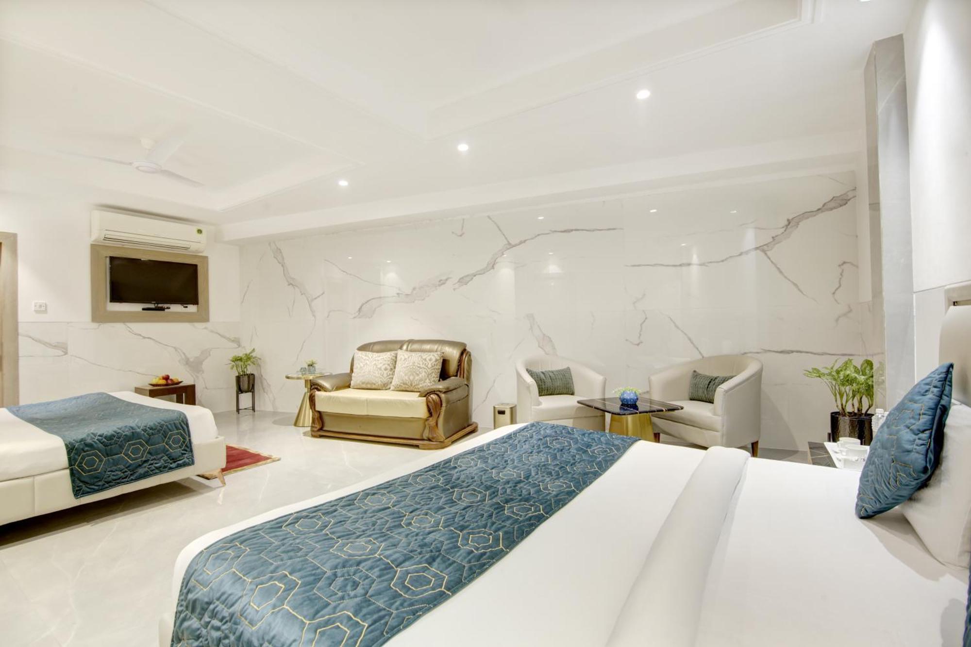 Hotel International By Star Group - Near Delhi Airport 3*