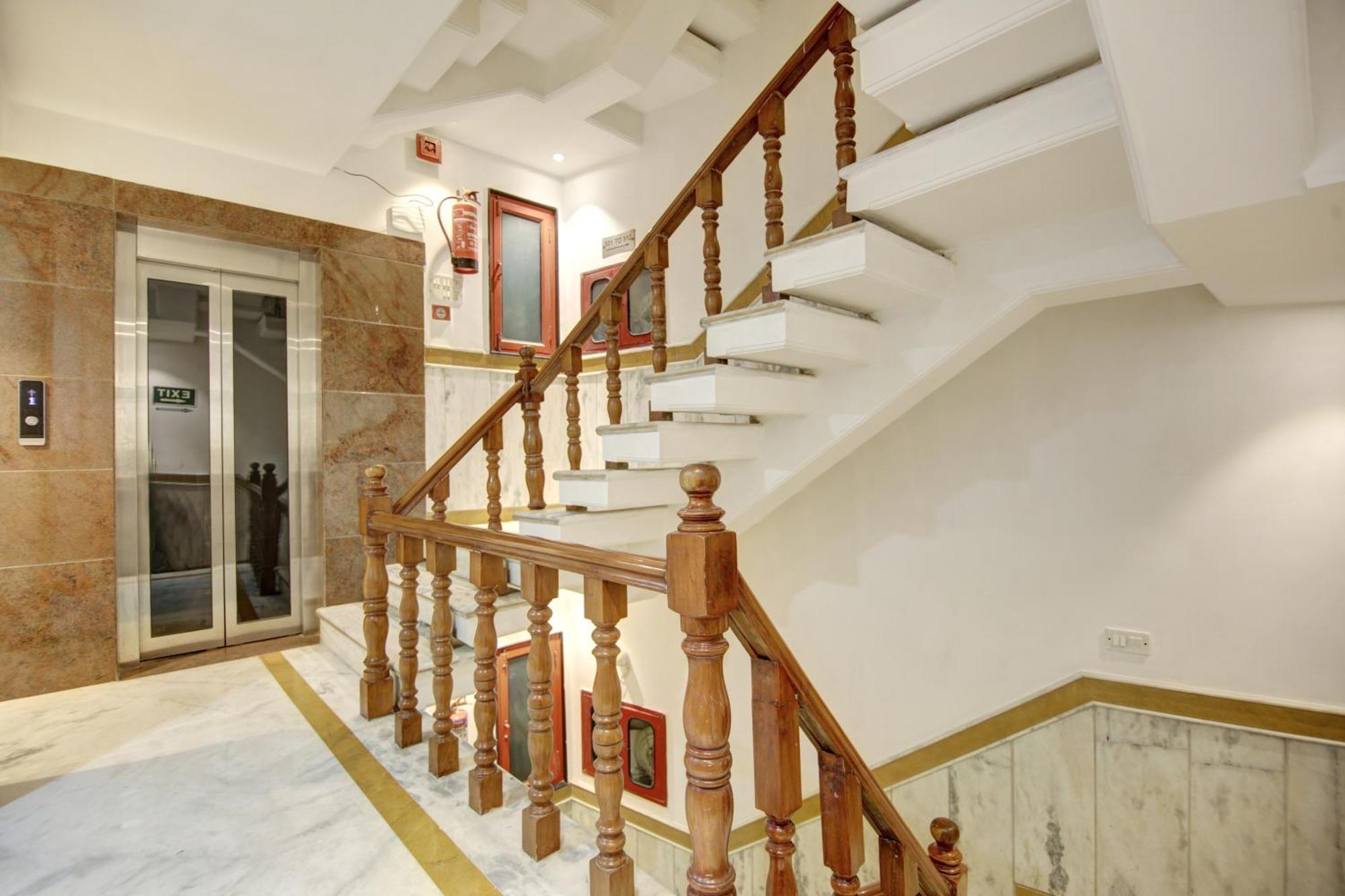 International By Star Group - Near Delhi Airport 3*