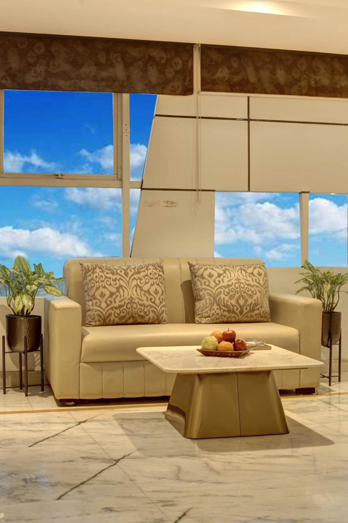 International By Star Group - Near Delhi Airport 3*