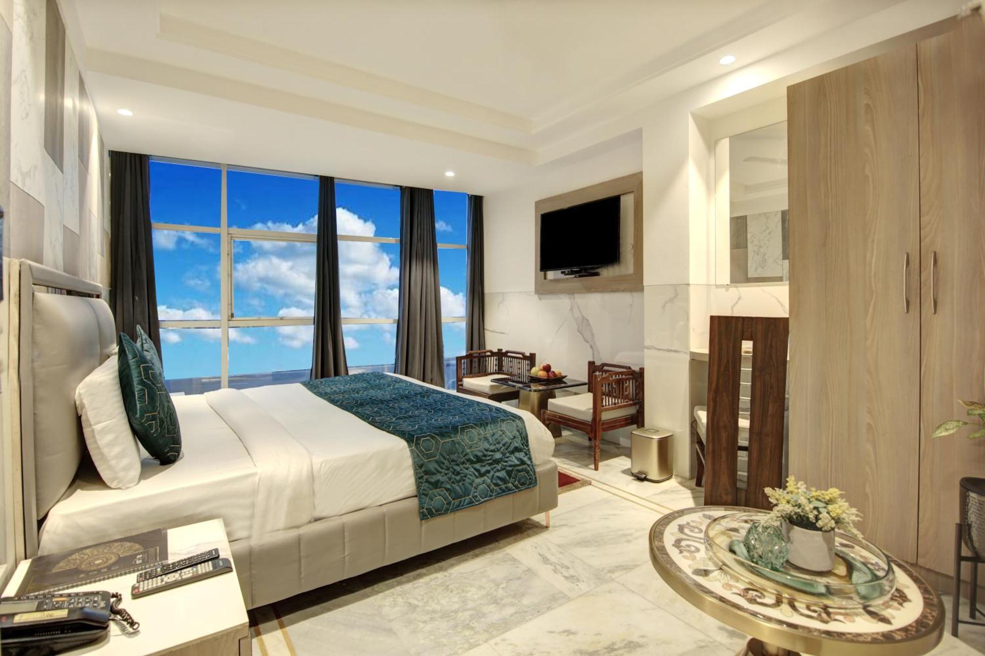 International By Star Group - Near Delhi Airport