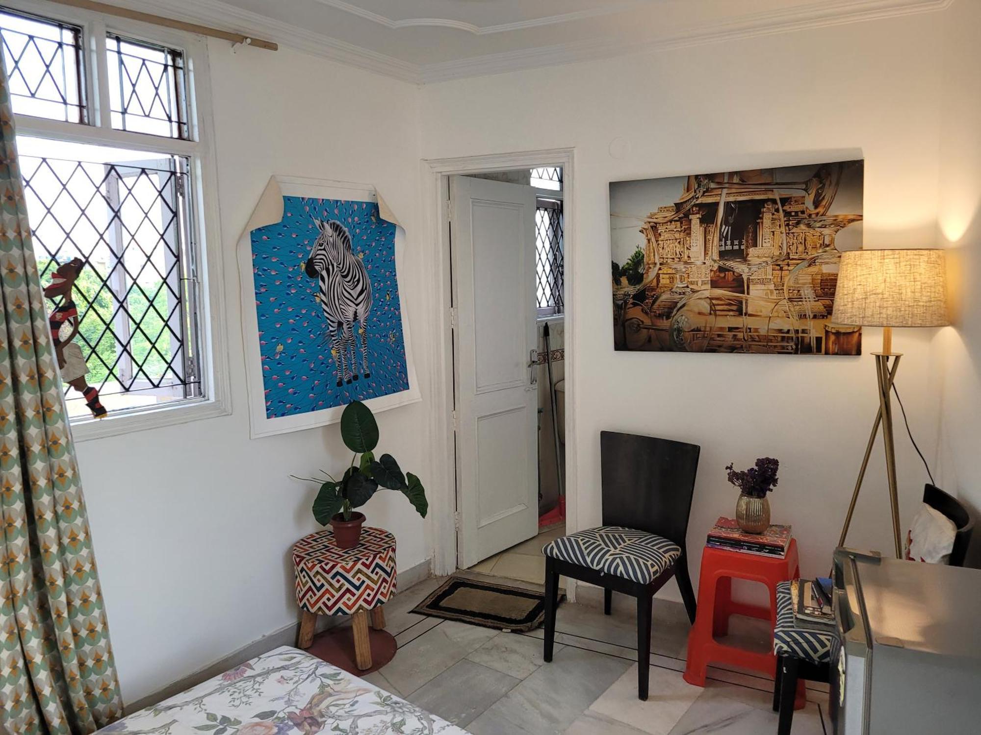 Bedroom With Private Ensuite Bathroom * Nova Deli