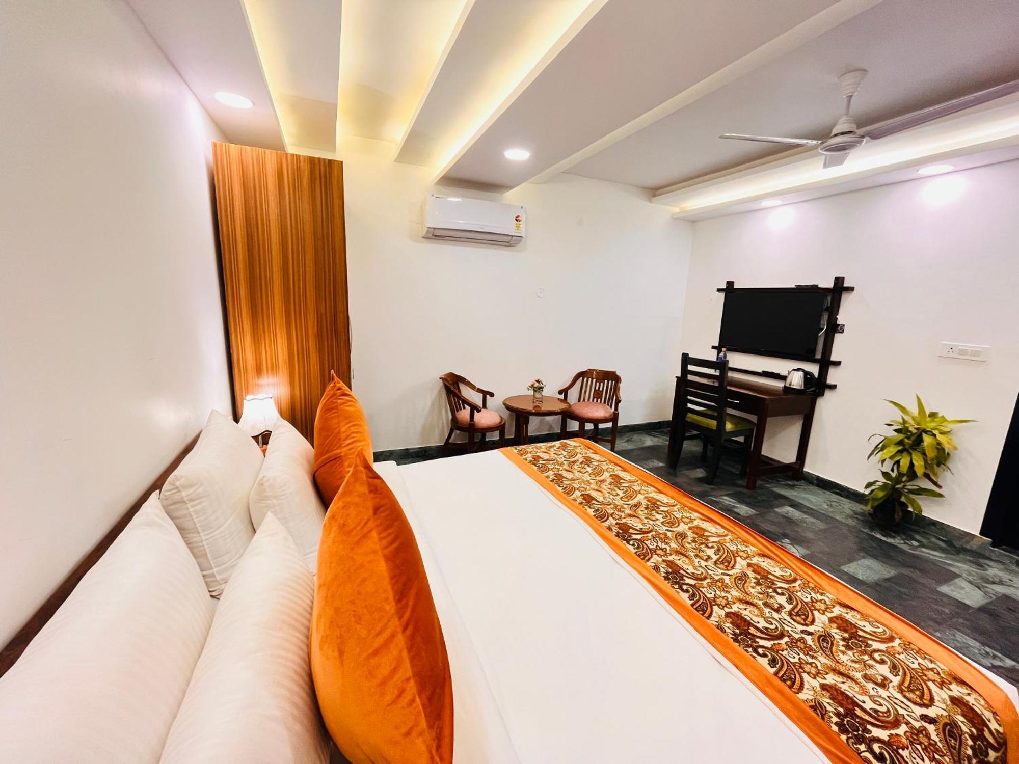 Apartment Galaxy - Park Near Hauz Khas South Delhi