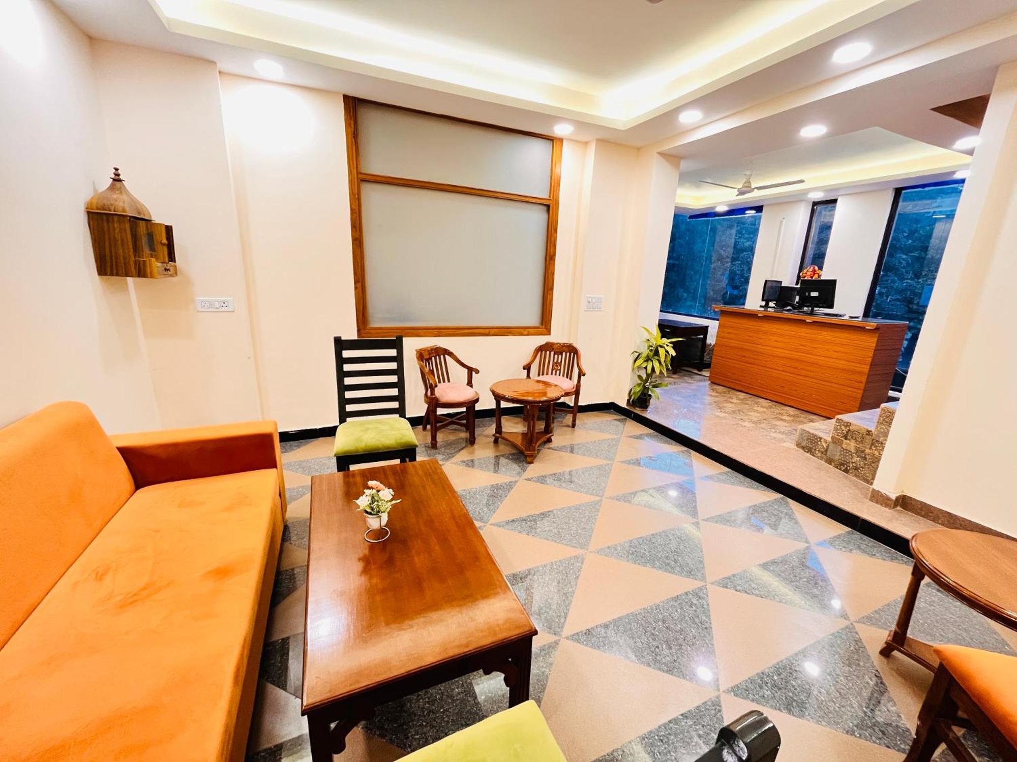 Apartment Galaxy - Park Near Hauz Khas South Delhi New Delhi