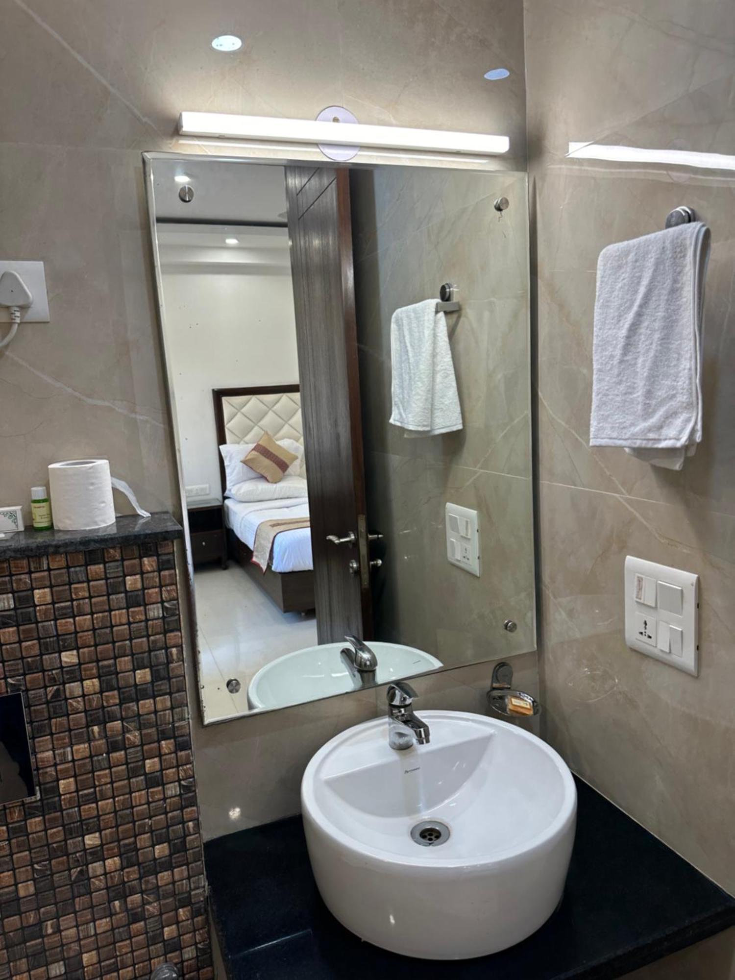 Hotel Lemon Residency - And Serviced *