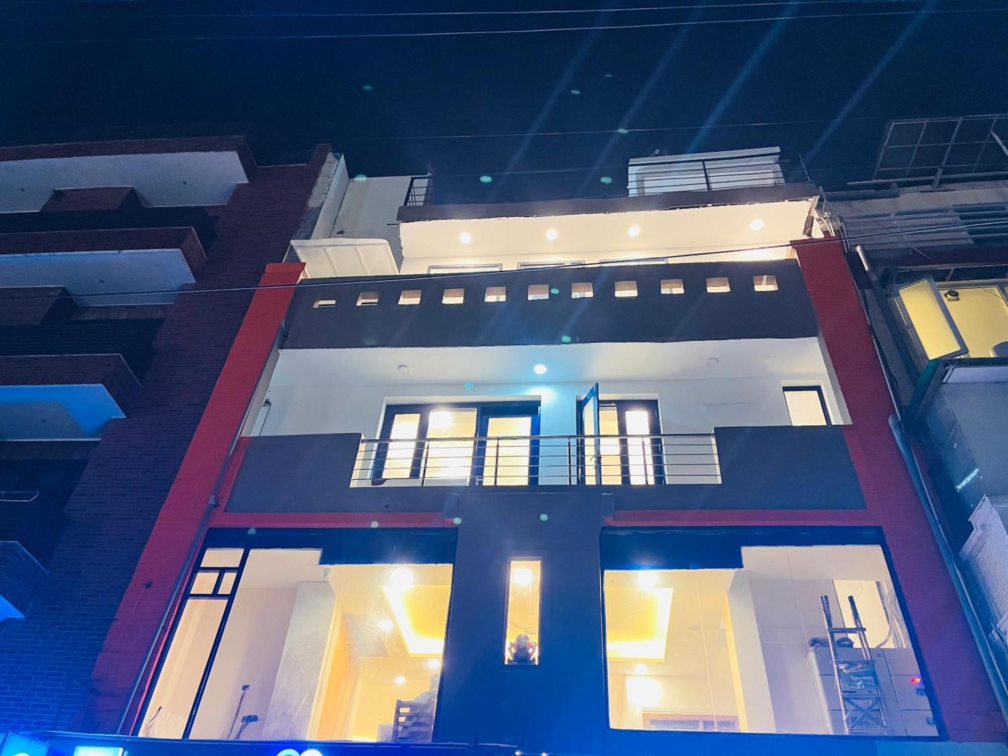 Apartment Galaxy - Park Near Hauz Khas South Delhi New Delhi