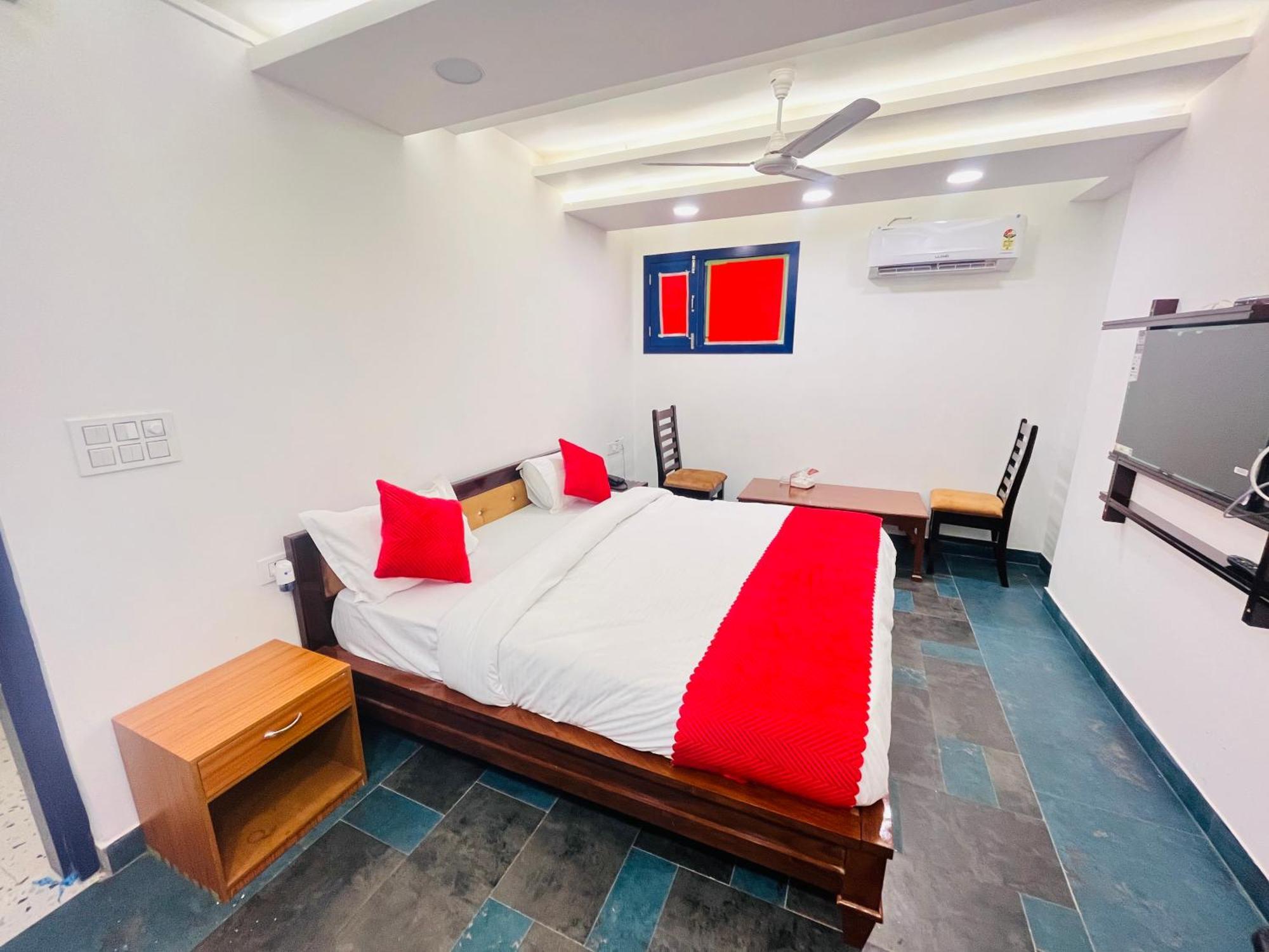 Apartment Galaxy - Park Near Hauz Khas South Delhi