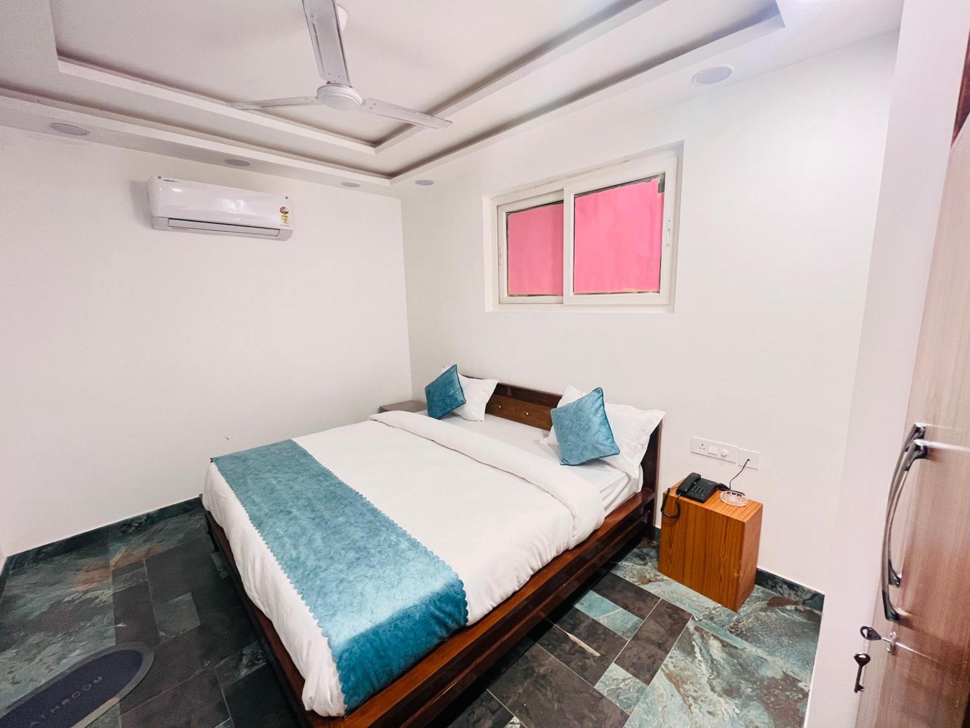 Apartment Galaxy - Park Near Hauz Khas South Delhi New Delhi
