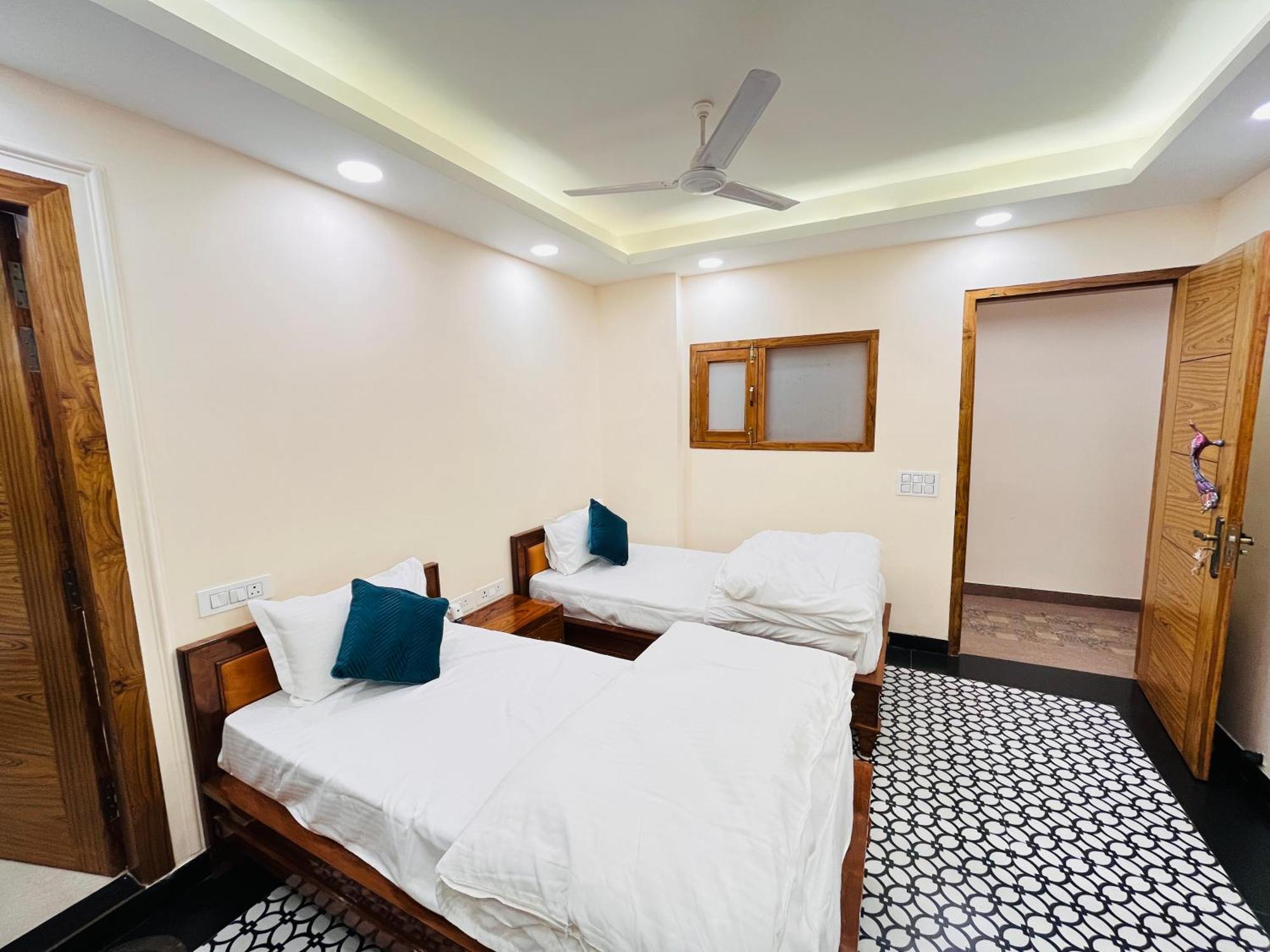 Galaxy - Park Near Hauz Khas South Delhi Apartment *