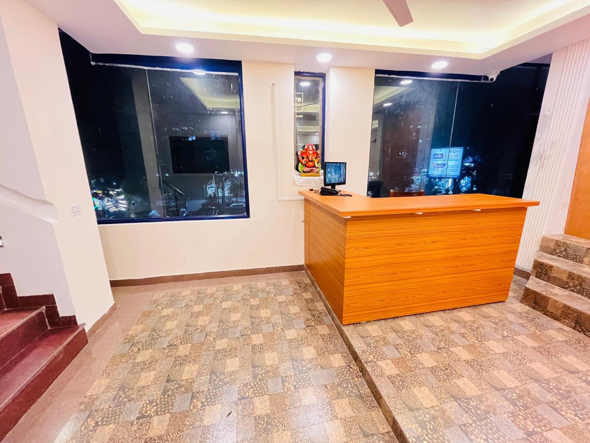 Galaxy - Park Near Hauz Khas South Delhi * New Delhi