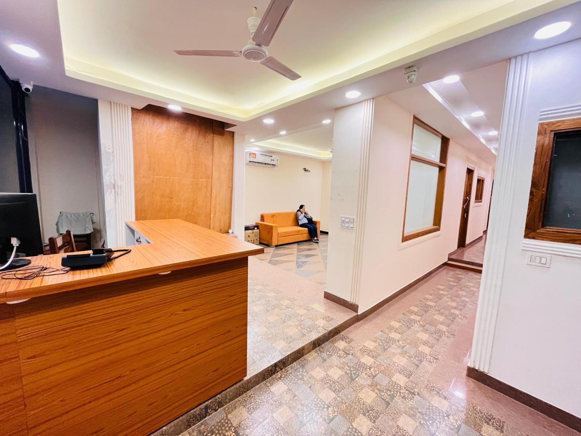 Galaxy - Park Near Hauz Khas South Delhi New Delhi