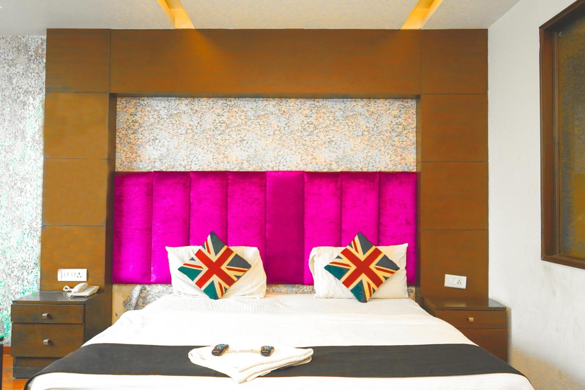 Sukoon - Ramesh Nagar Hotel