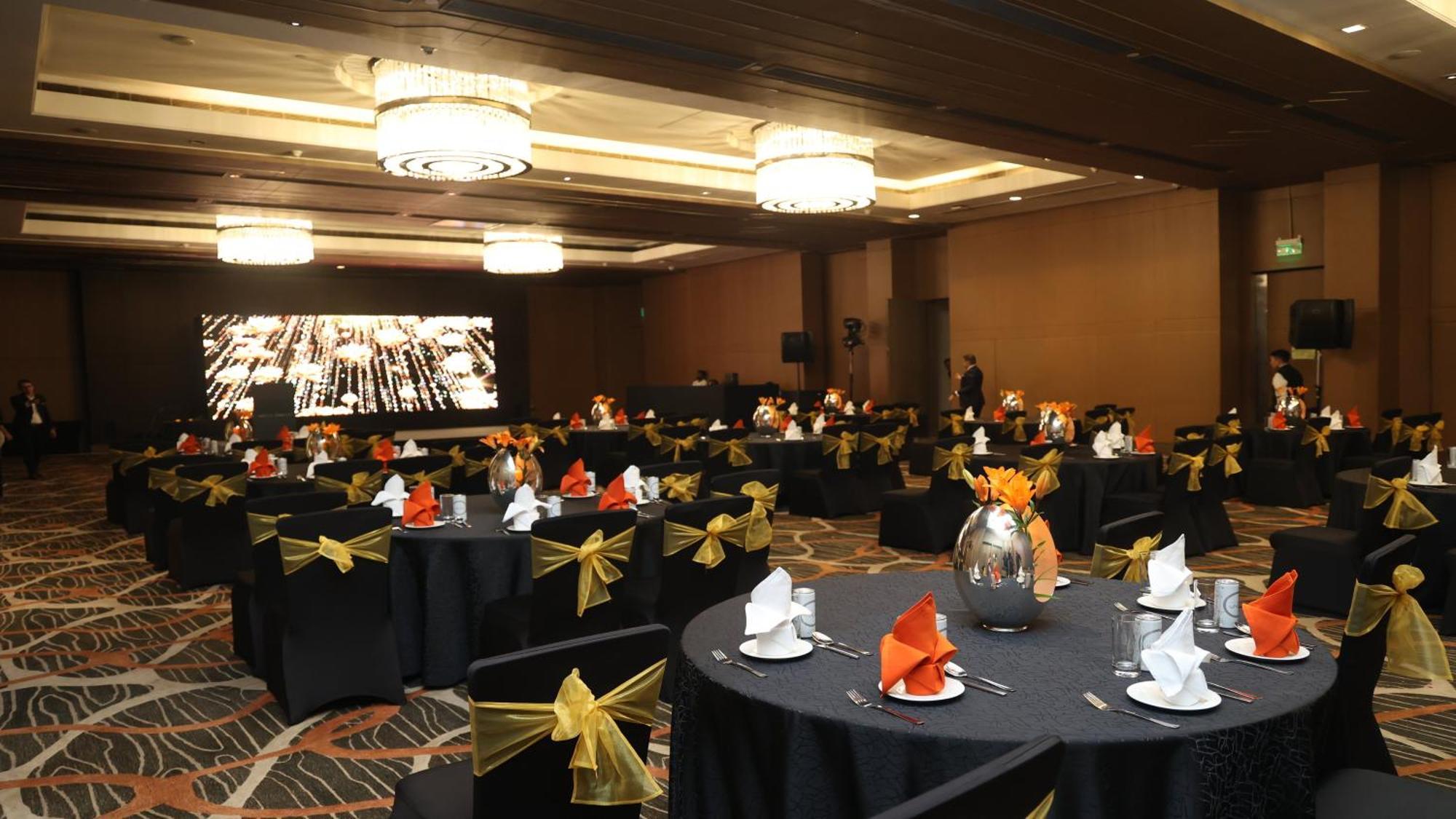 Hotel Aerocity By Ihg 5*