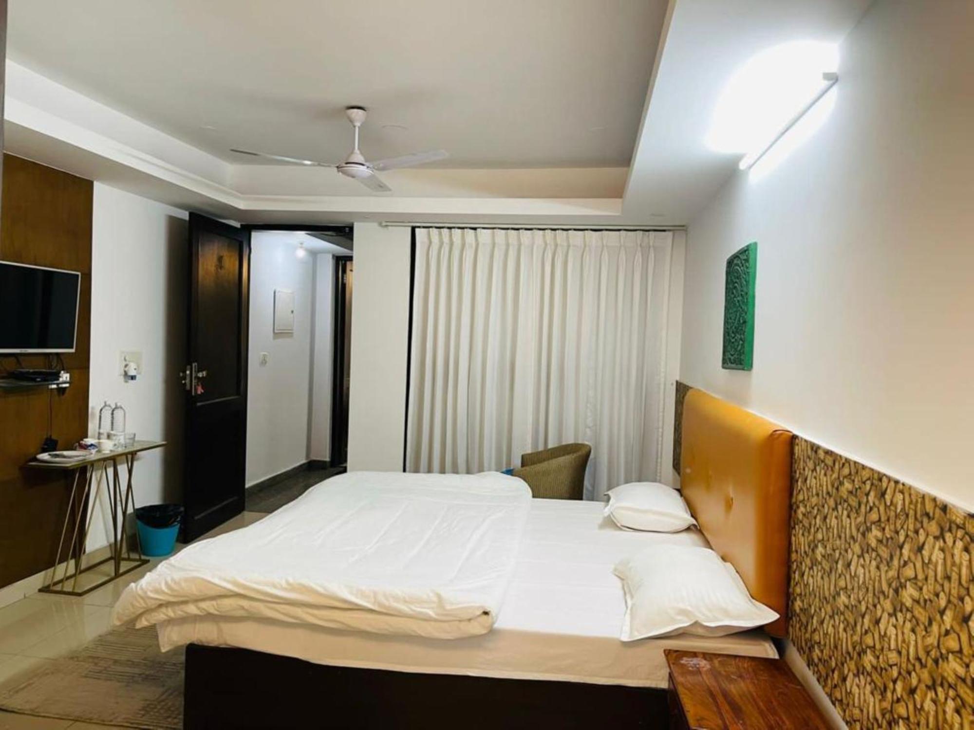 Khas Hotel 4*