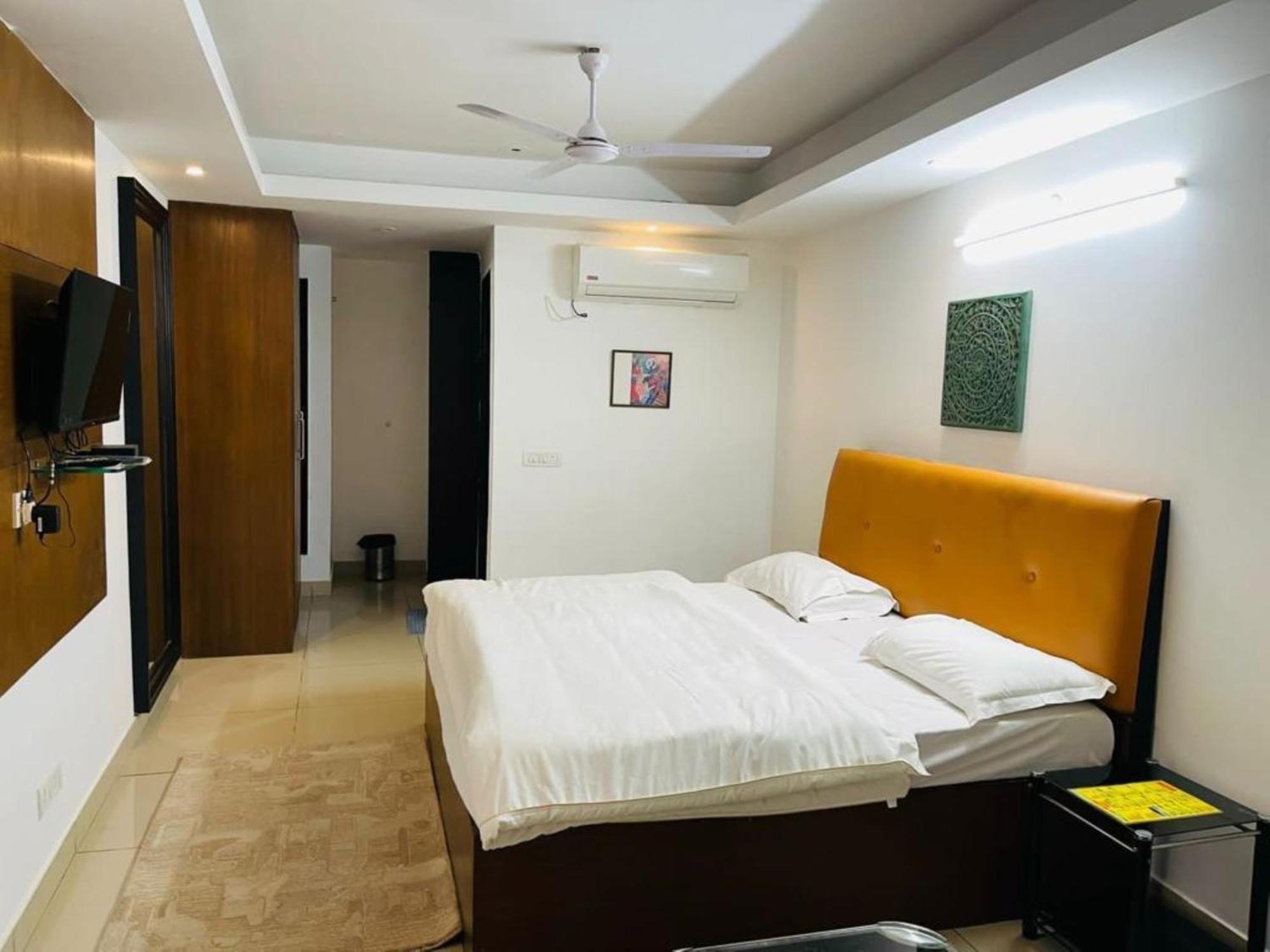 Hotel Khas 4*