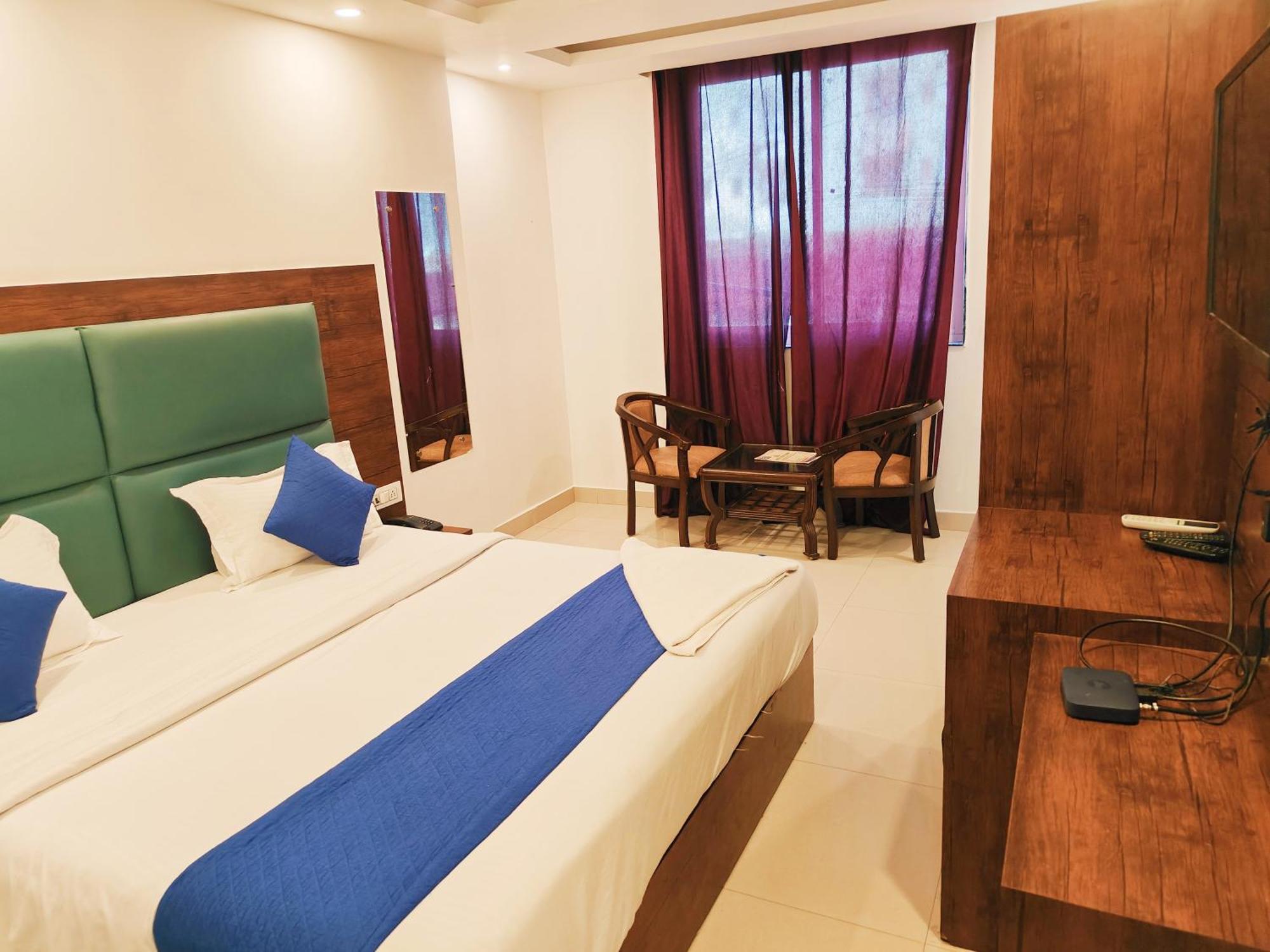 Hotel Marina Near Igi Airport 4*