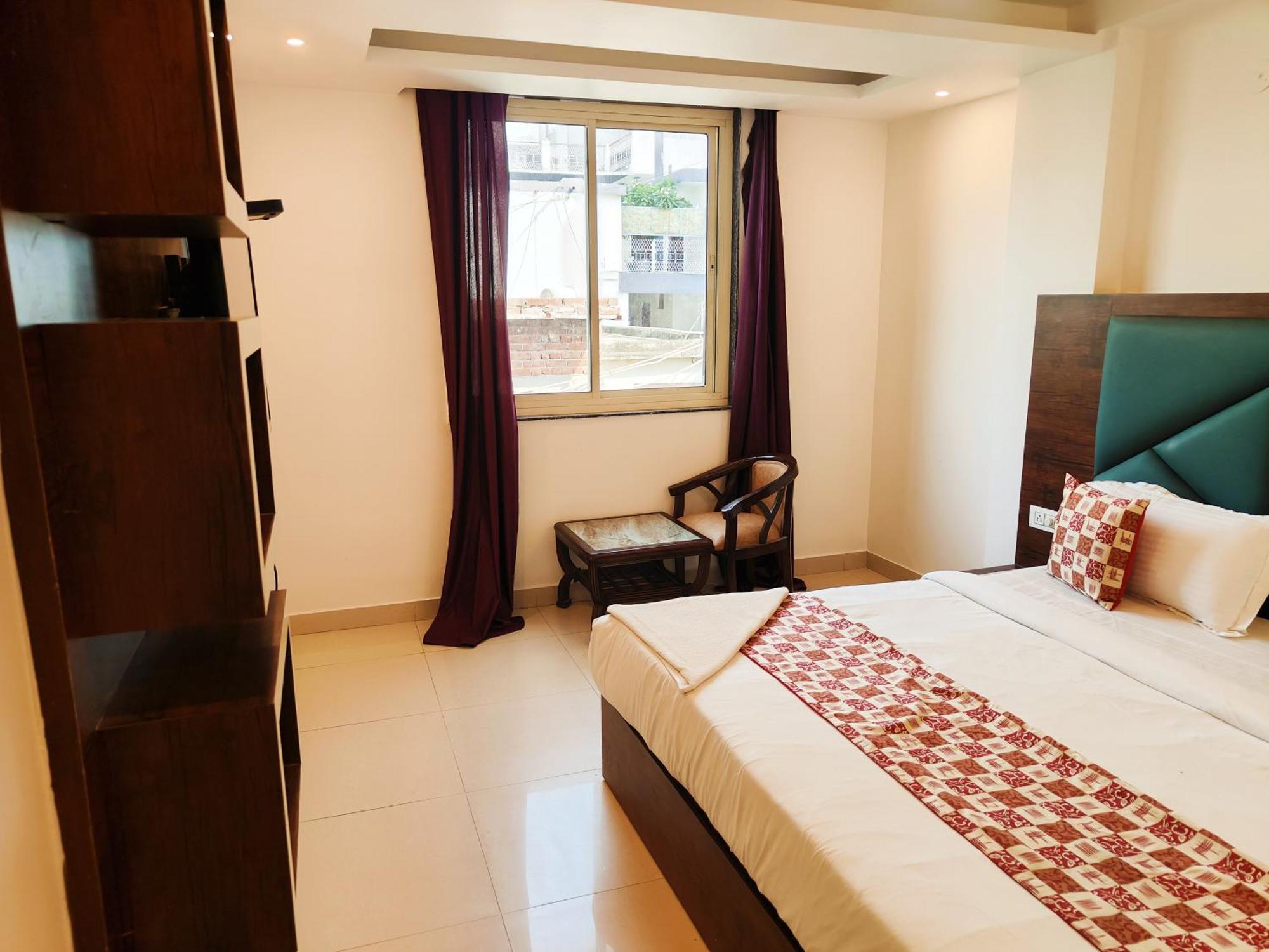 Marina Near Igi Airport Delhi 4* New Delhi