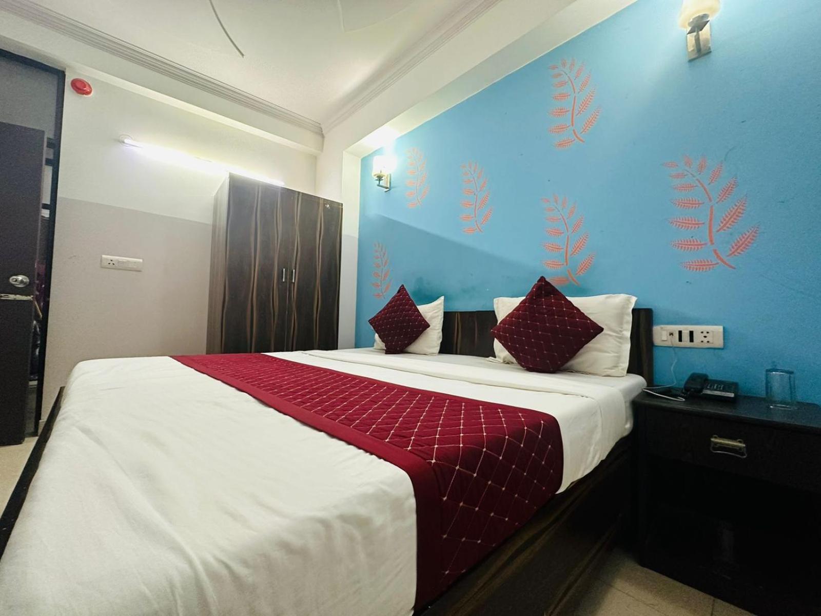Hotel Galaxy Near Delhi International Airport New Delhi