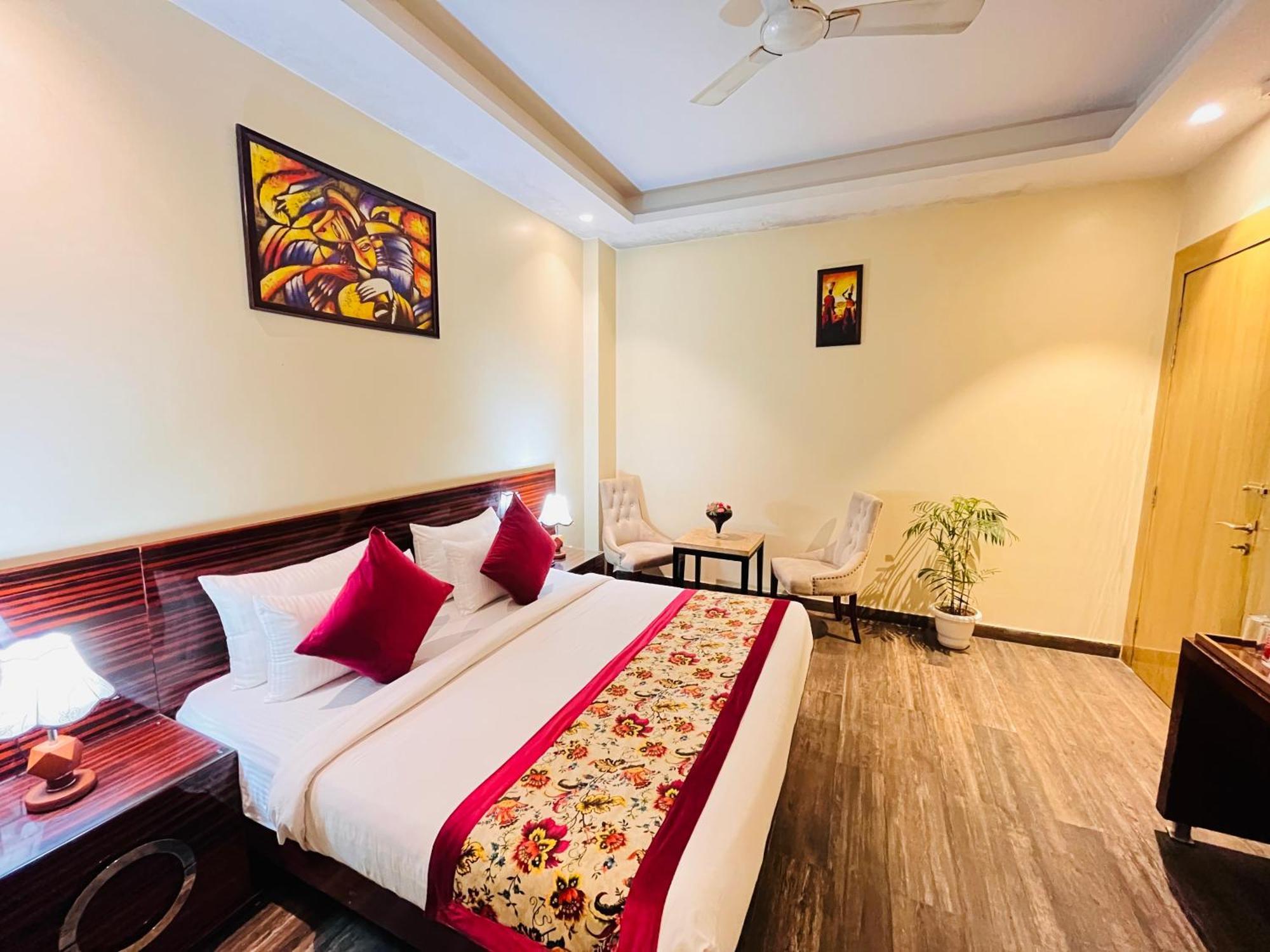Banz Near Delhi Airport 4*