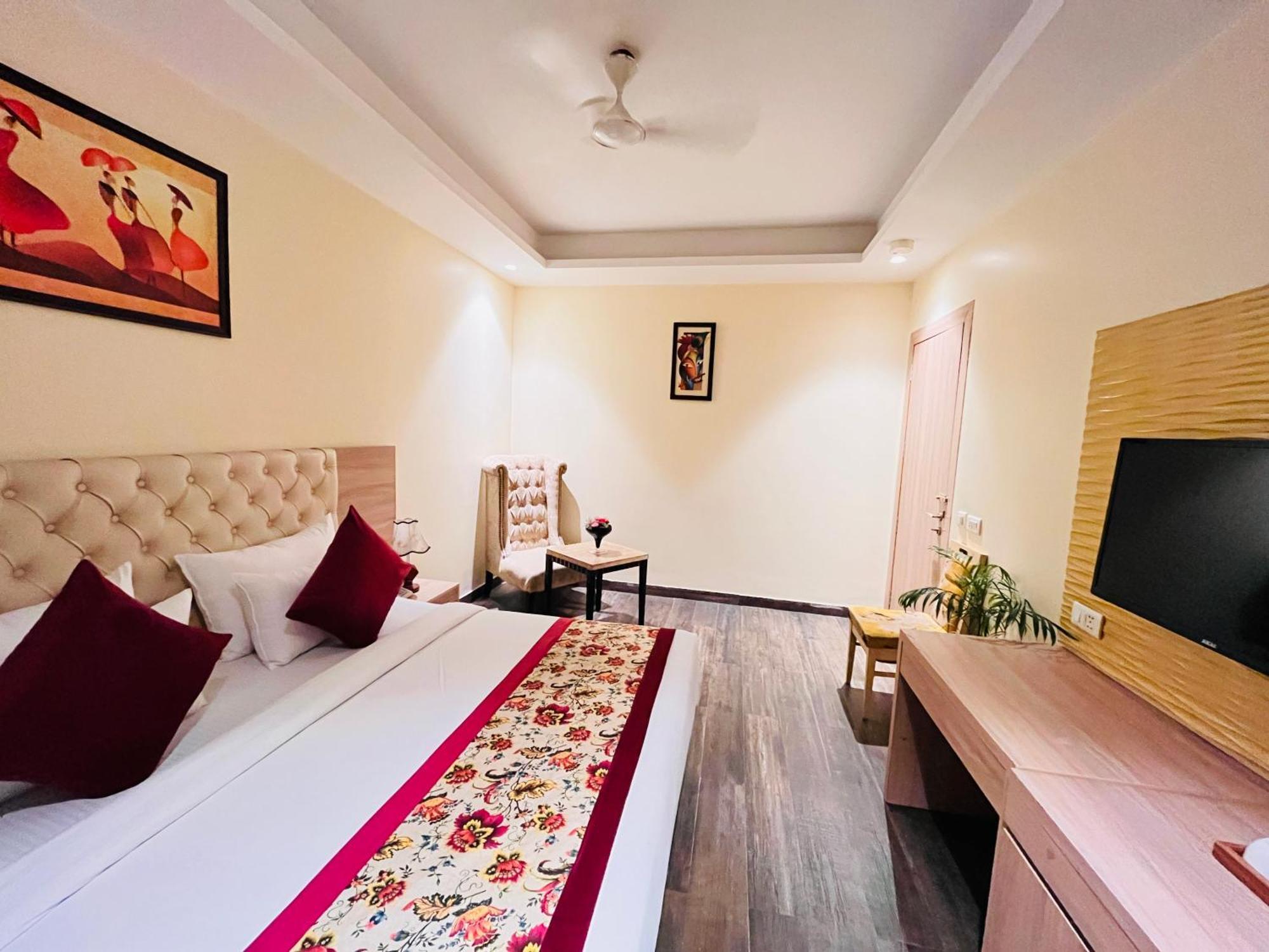 Banz Near Delhi Airport 4* Nova Deli