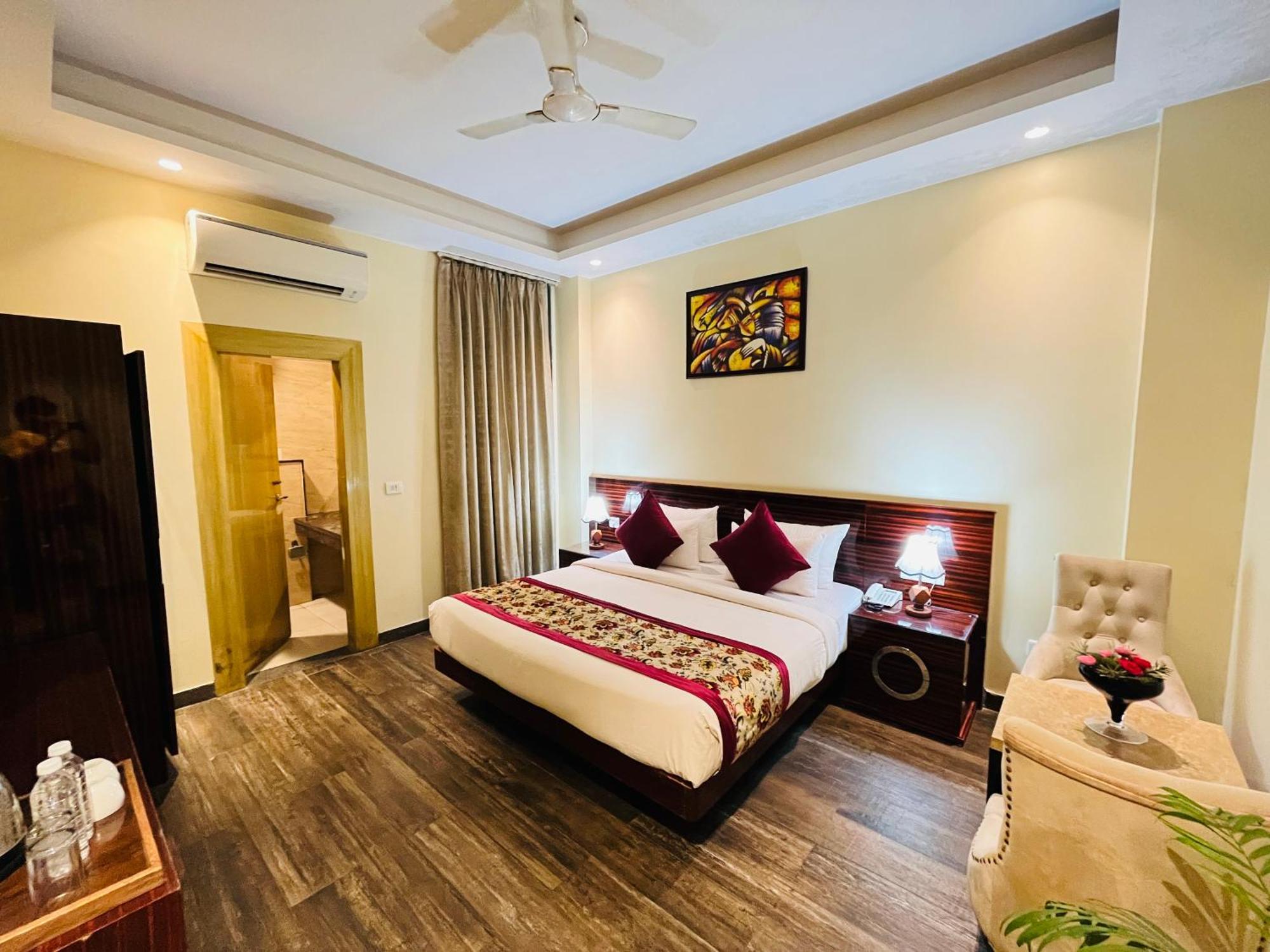Banz Near Delhi Airport