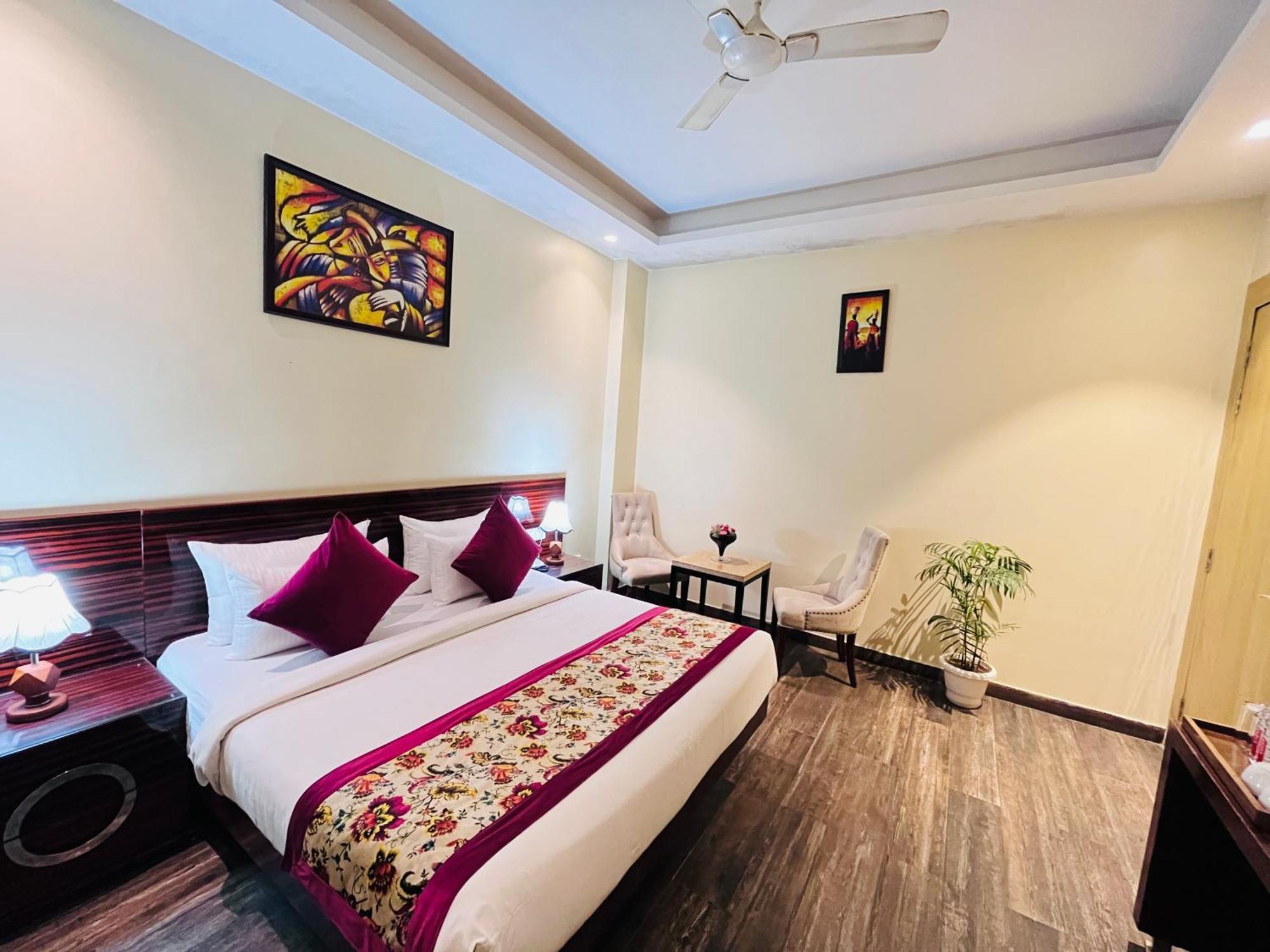 Banz Near Delhi Airport 4* Nova Deli