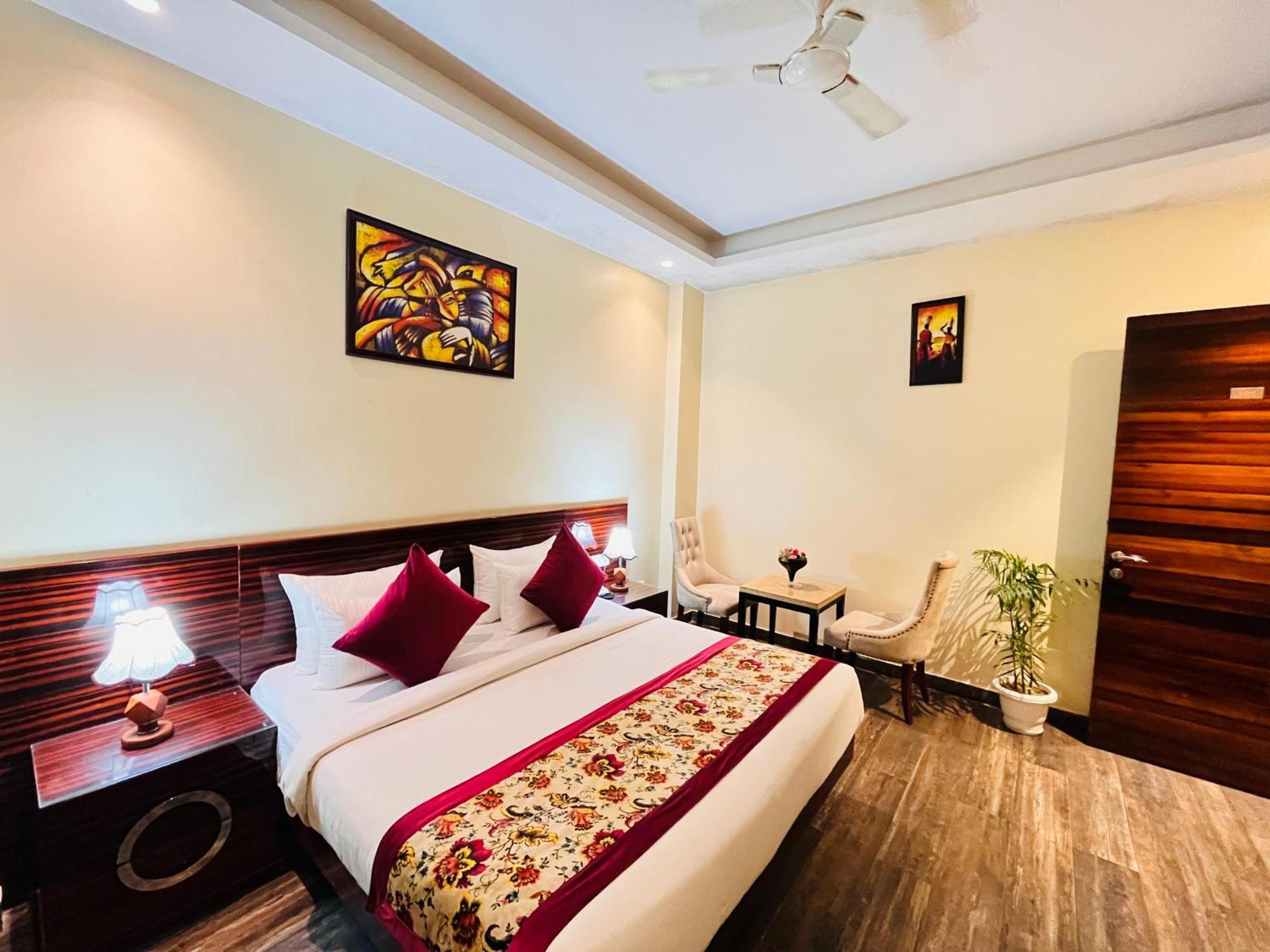 Banz Near Delhi Airport Hotel Nova Deli