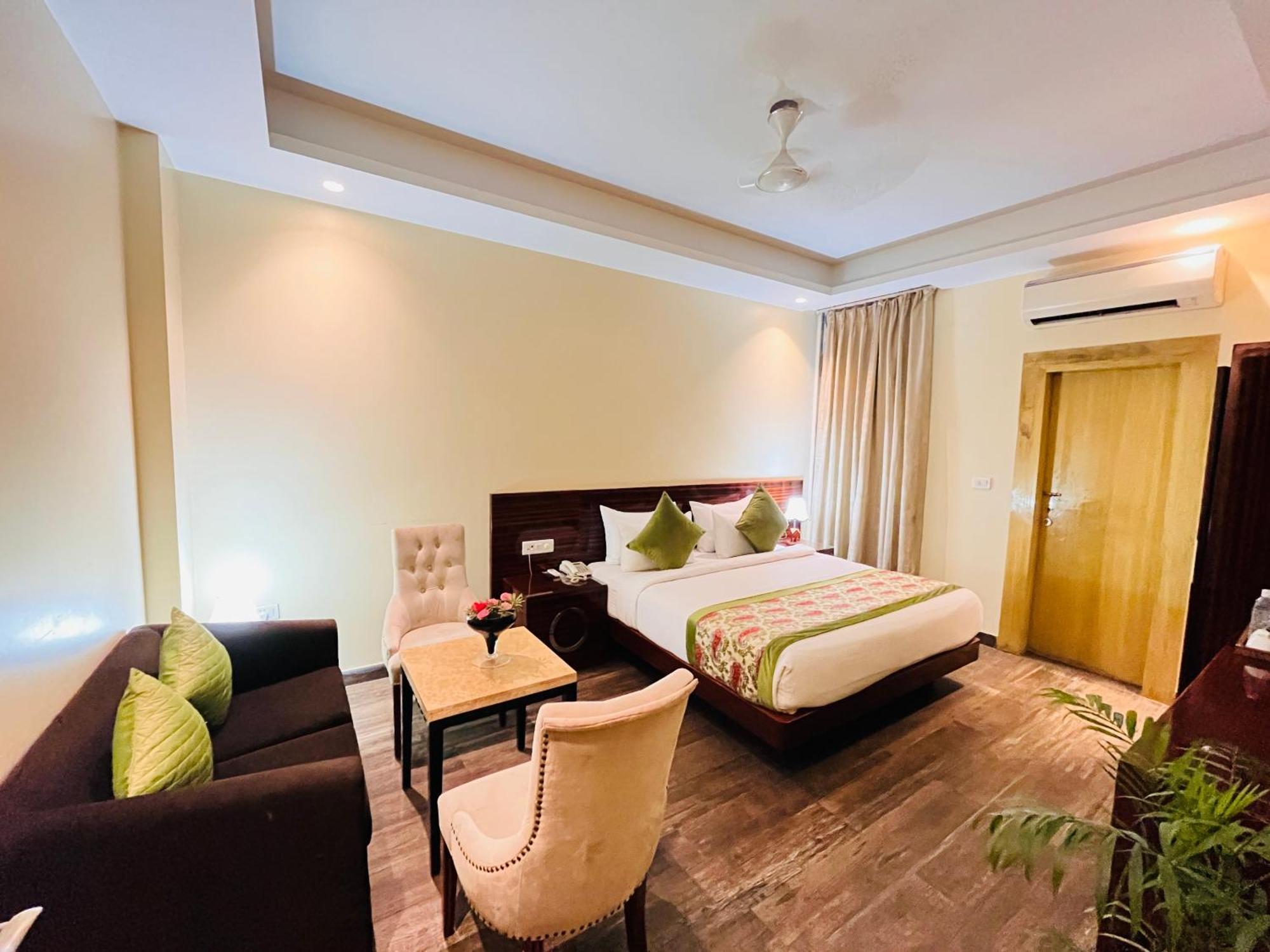 Banz Near Delhi Airport