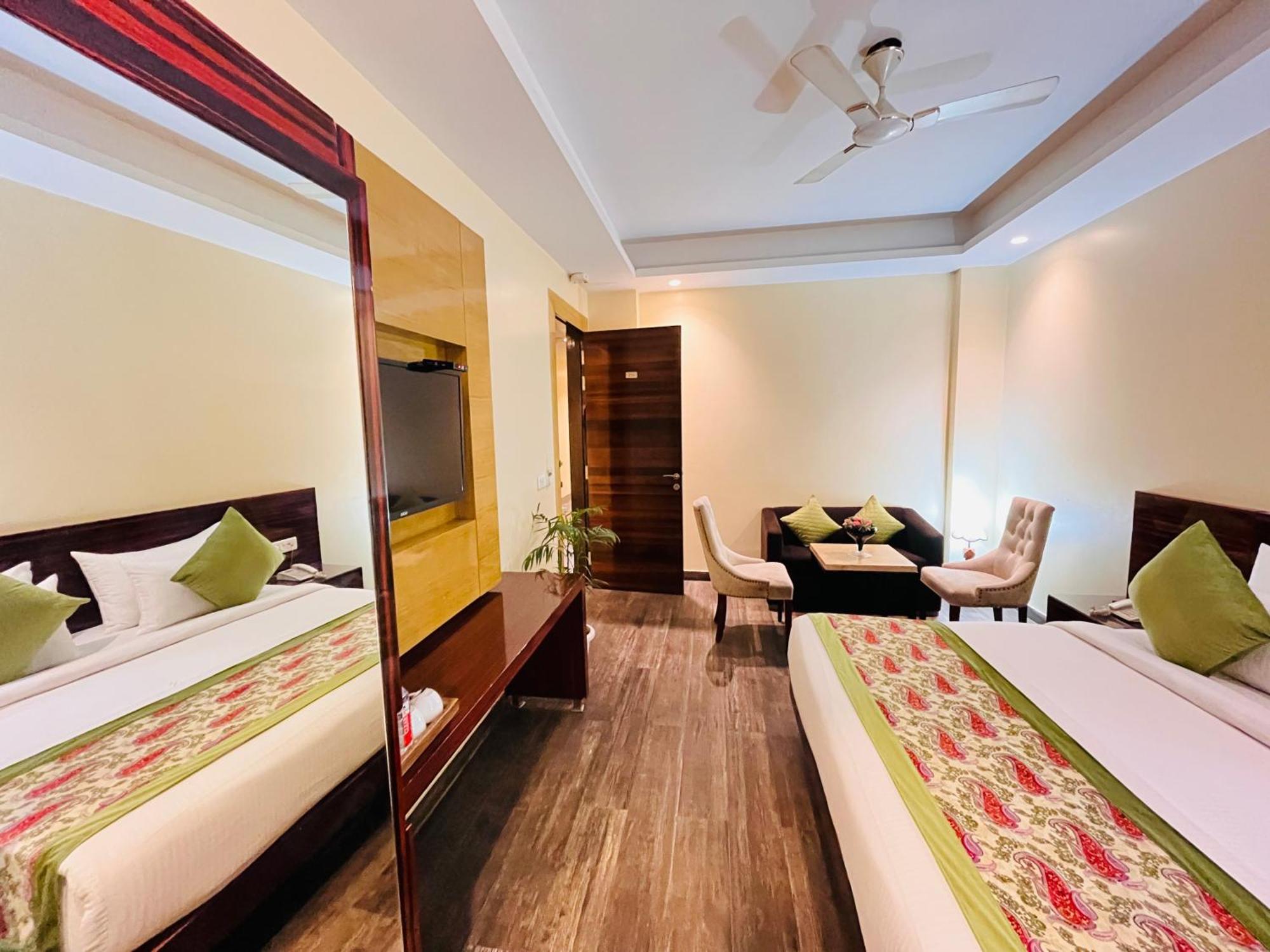 Banz Near Delhi Airport 4* Nova Deli