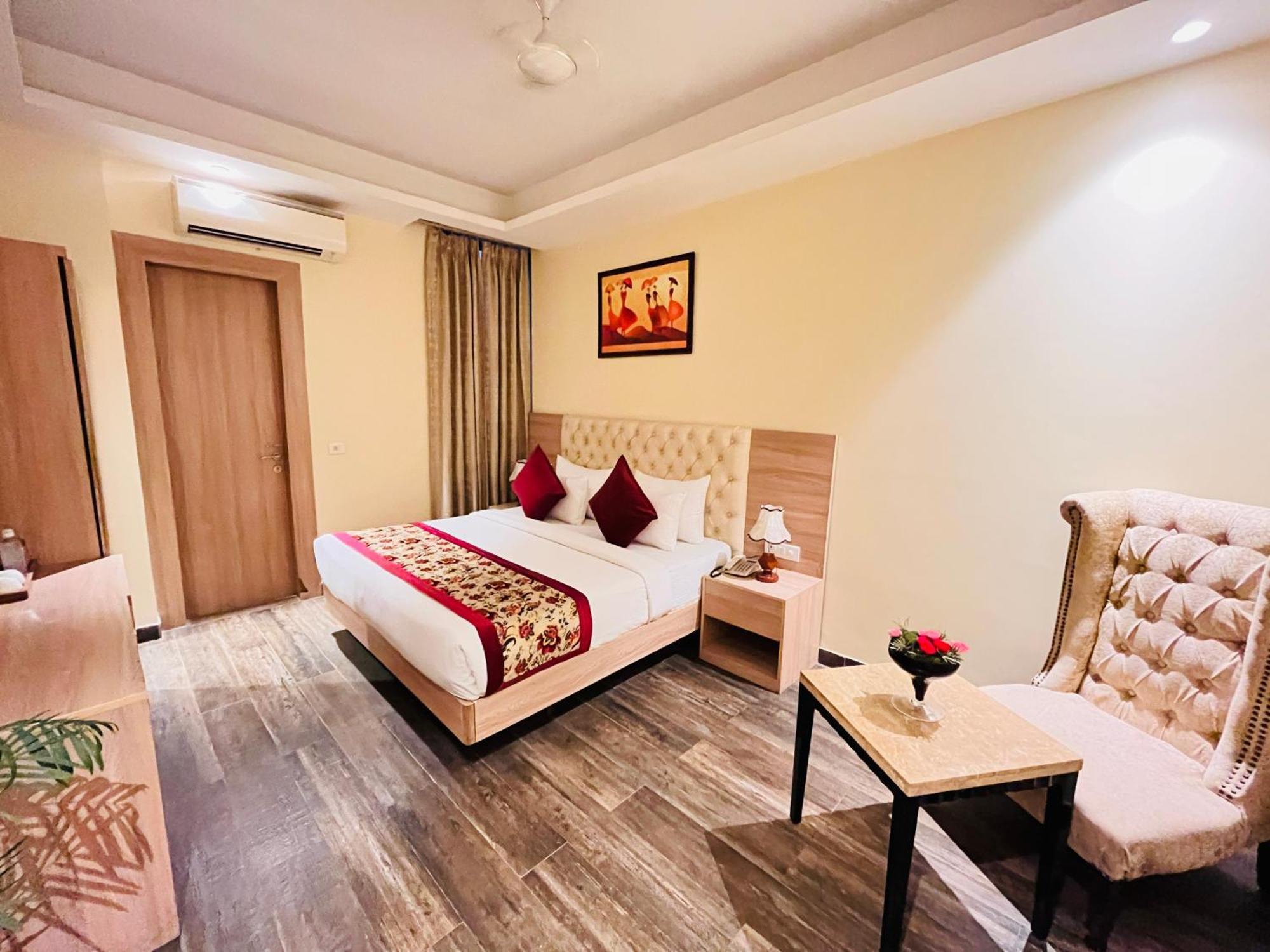 Banz Near Delhi Airport Hotel Nova Deli