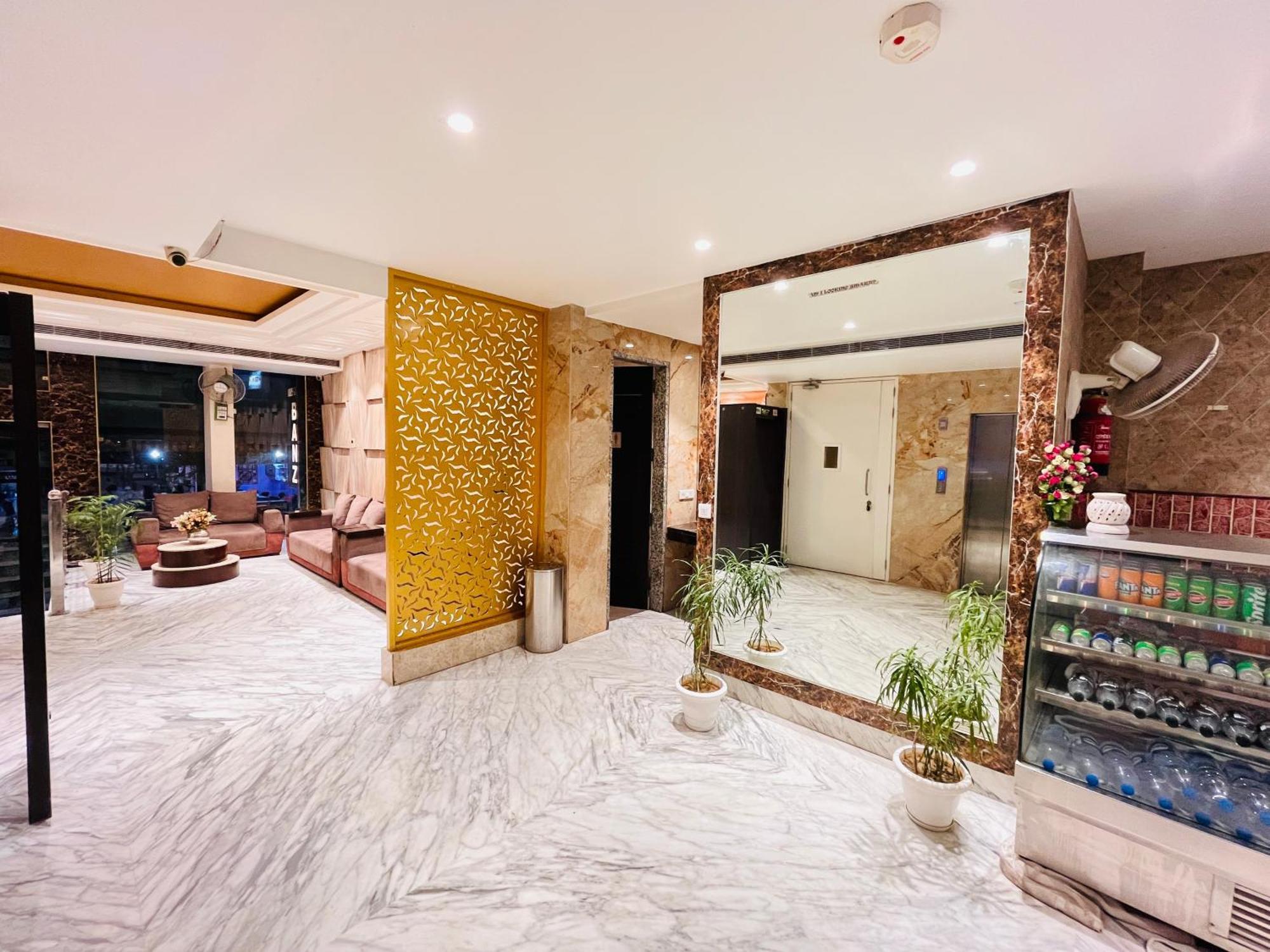 Banz Near Delhi Airport 4*