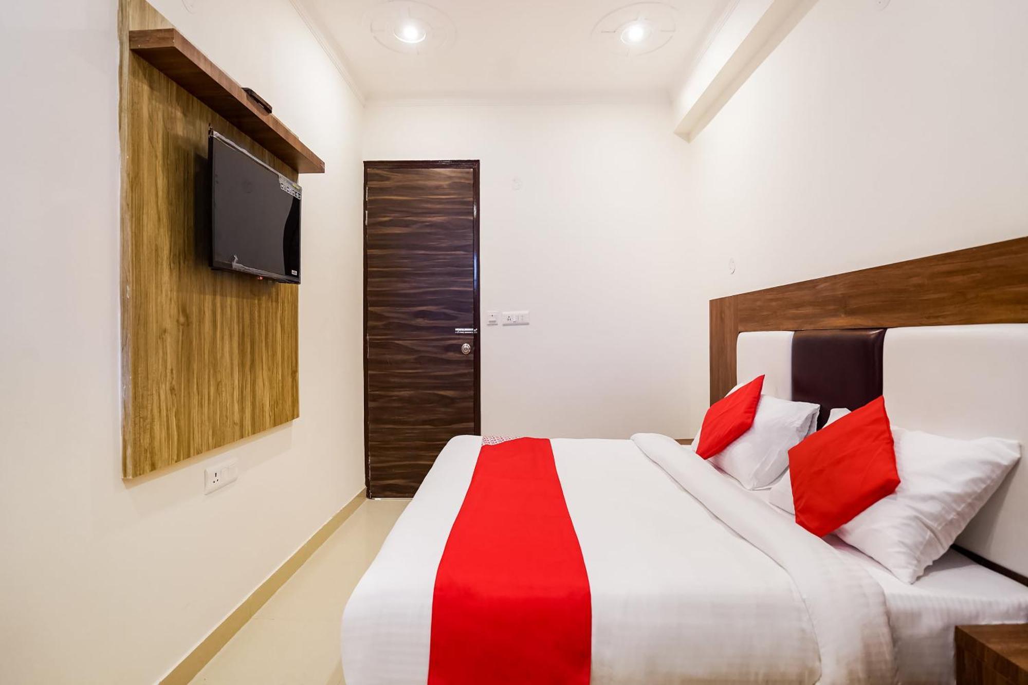 O Golden Tower Hotel