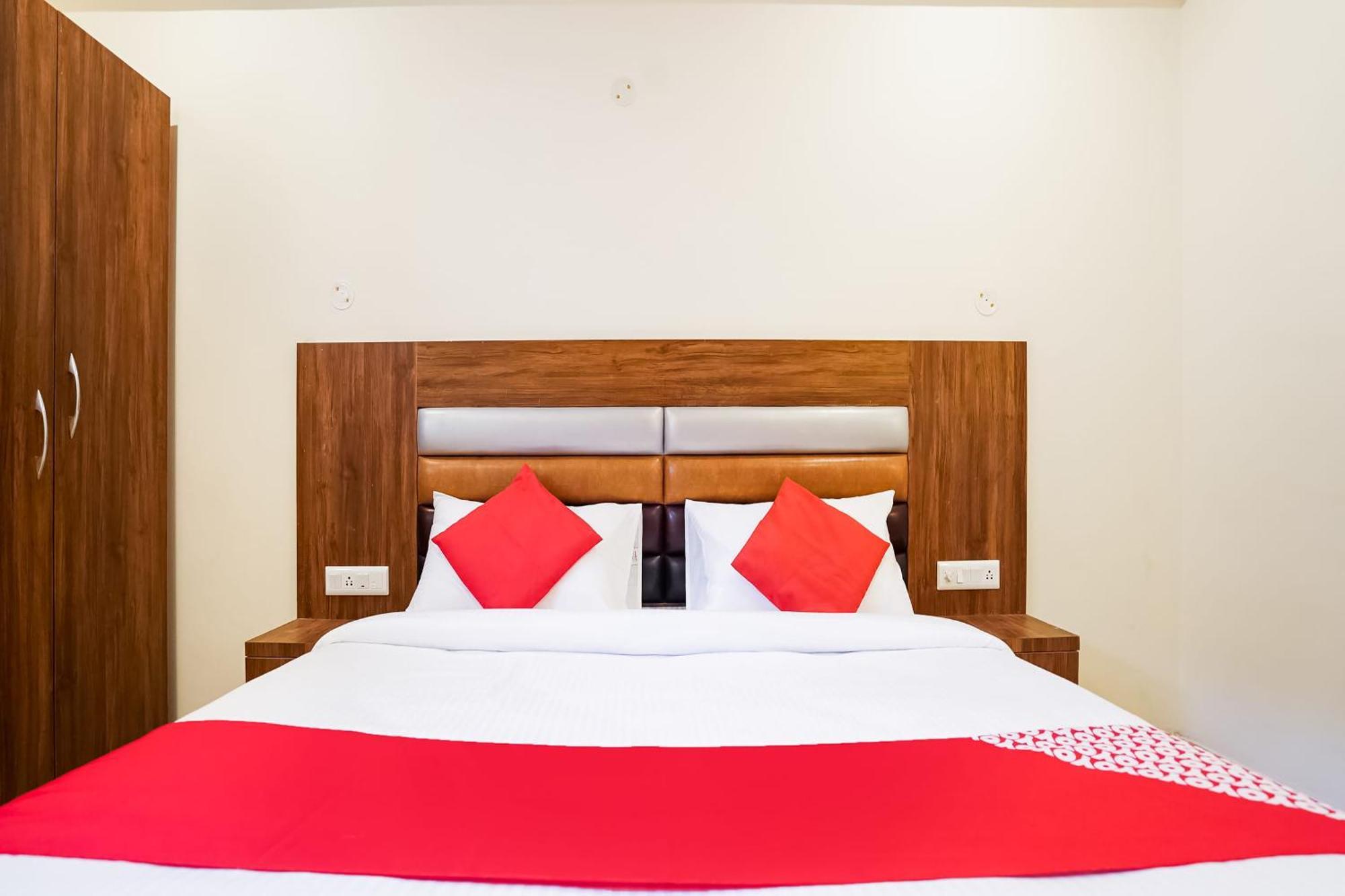 O Golden Tower Hotel New Delhi