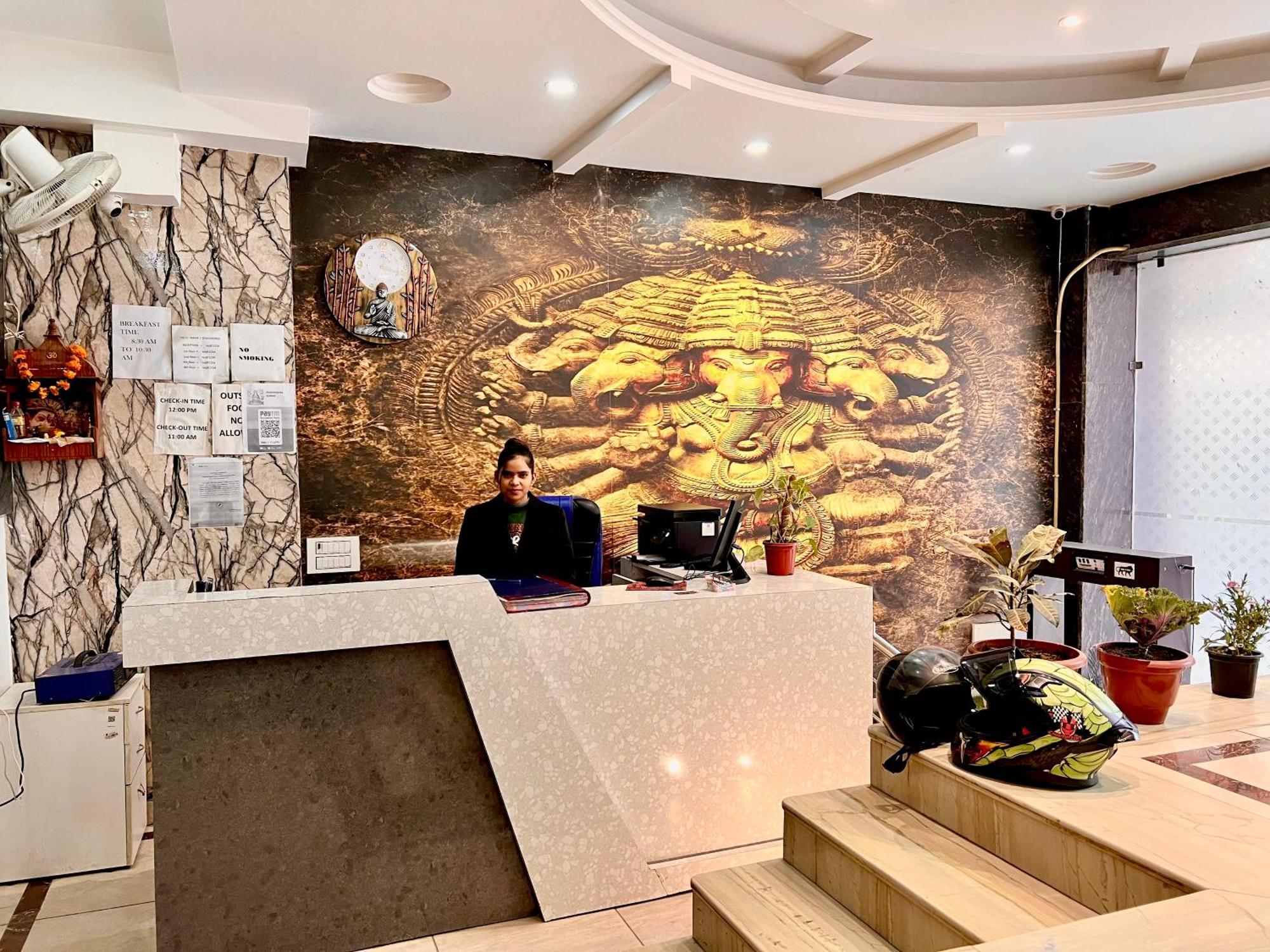 Hotel Tej Palace Near Igi Airport Delhi 4*