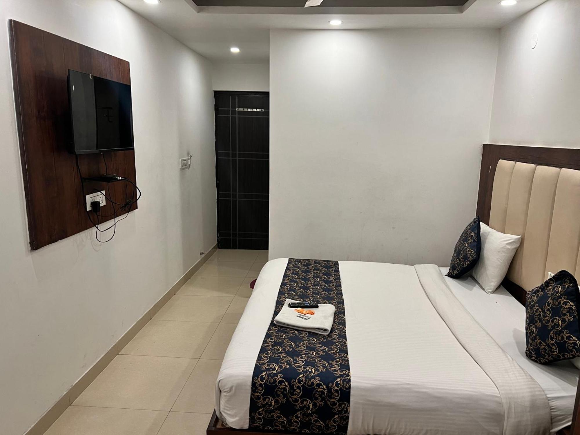 Hotel Tej Palace Near Igi Airport Delhi New Delhi
