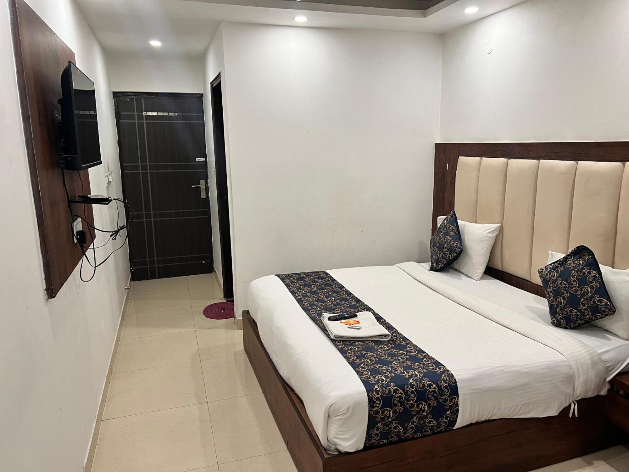 Hotel Tej Palace Near Igi Airport Delhi New Delhi