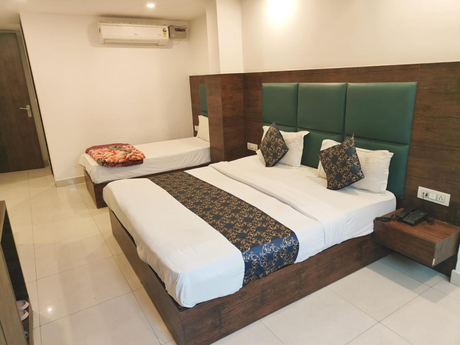 Tej Palace Near Igi Airport Delhi 4*
